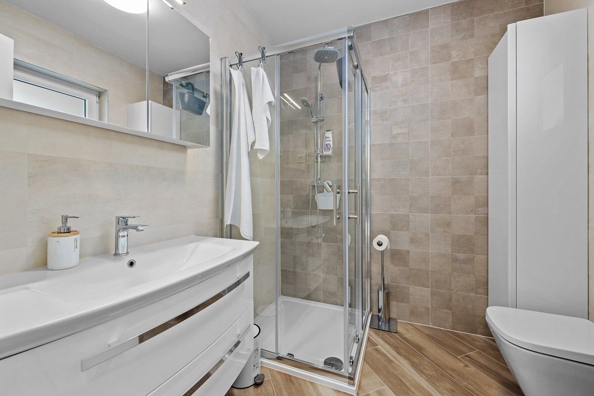 House Goga 74275-A1