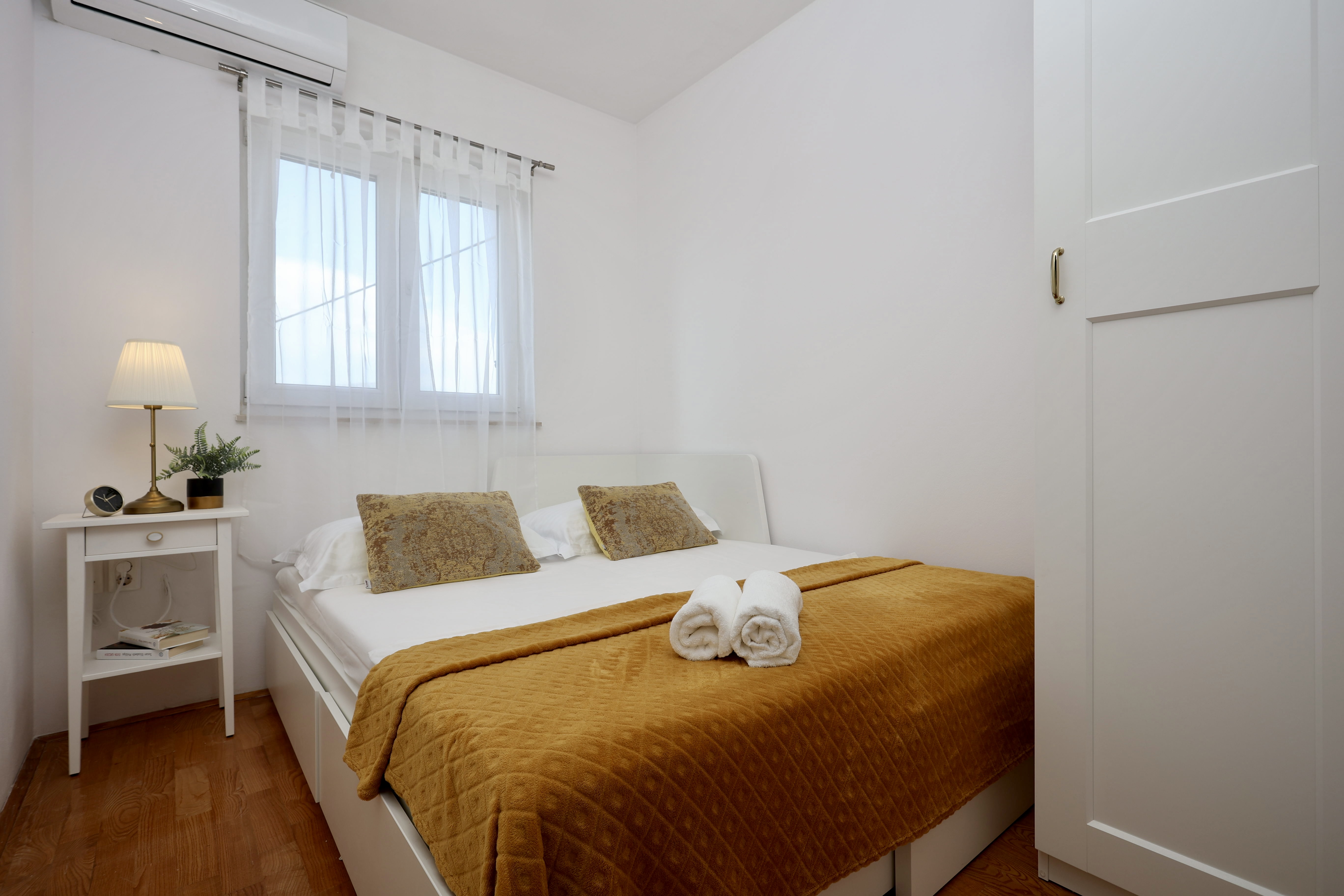 Apartment Holiday Home TiA 96751-A1