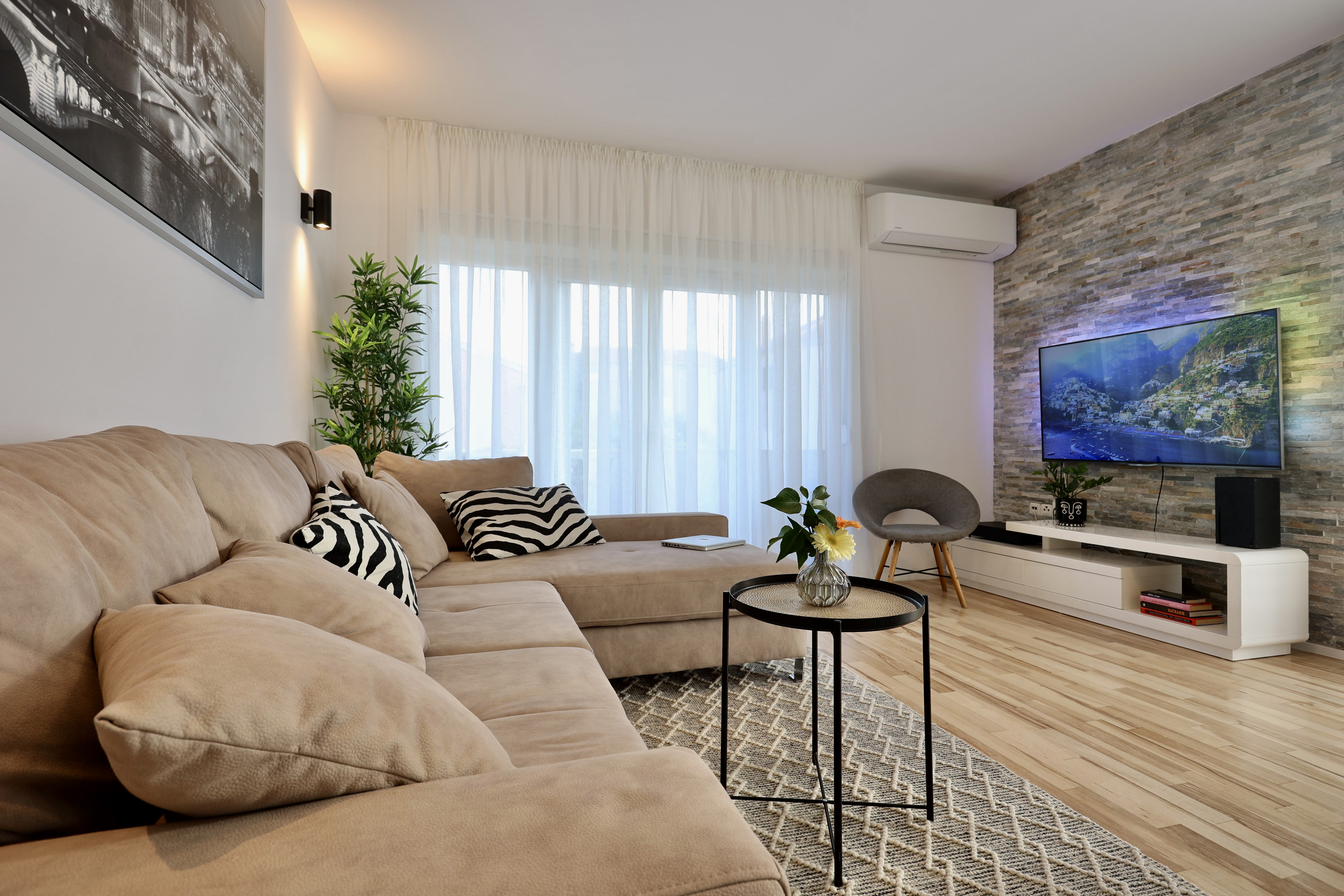 Apartment Holiday Home TiA 96751-A1