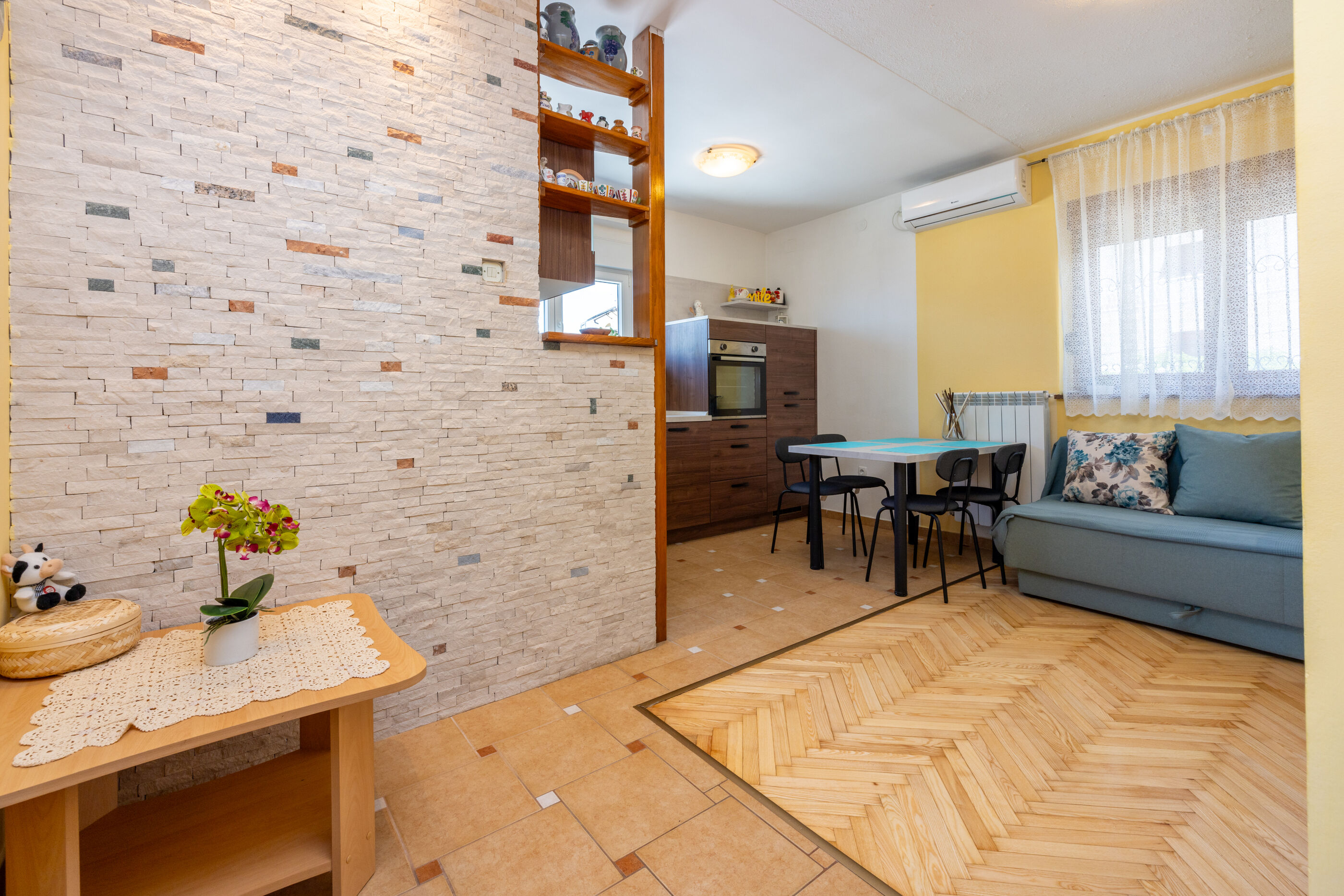 Apartments Milica 62711-A3