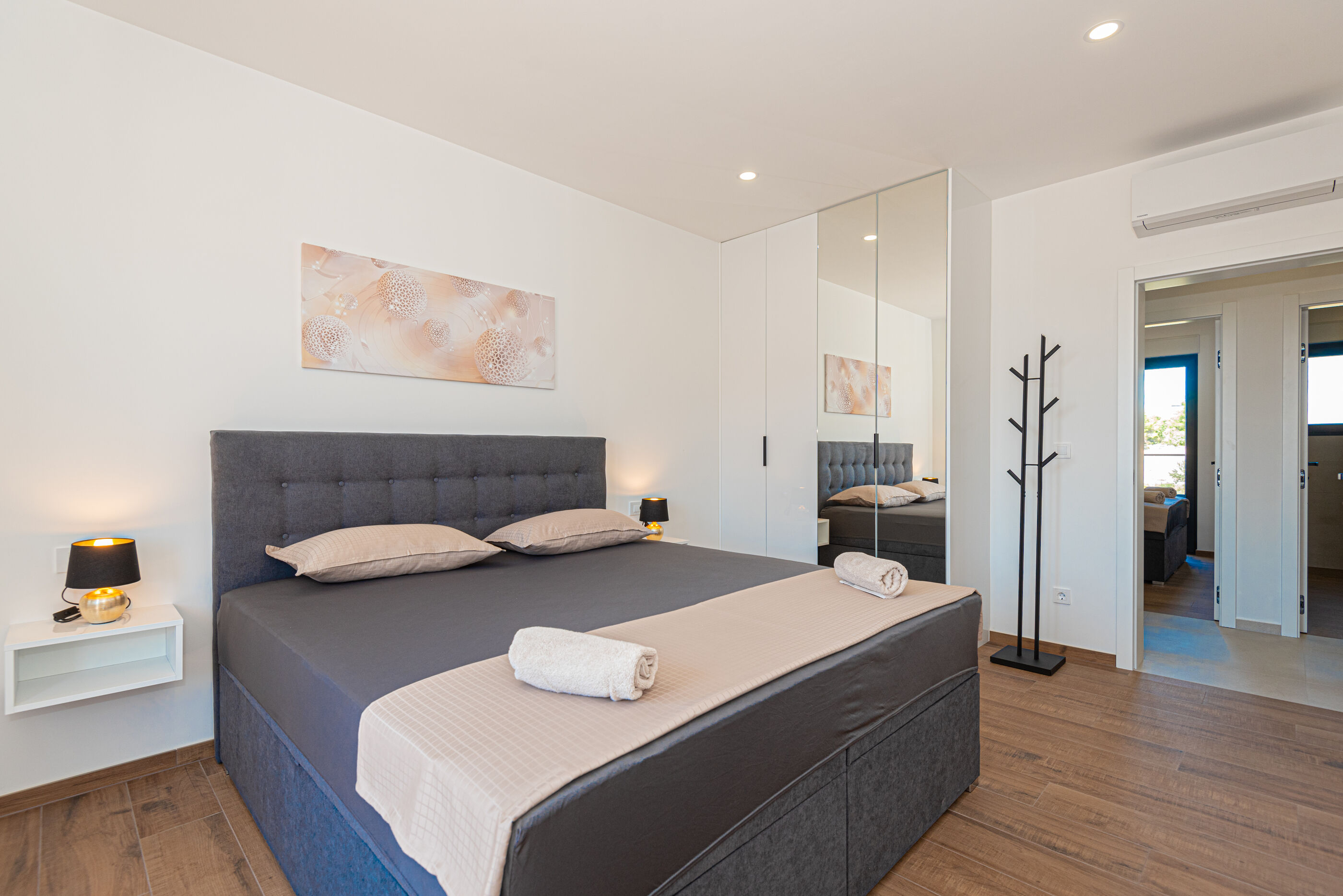 Villa Elegance Escape V4251-K2