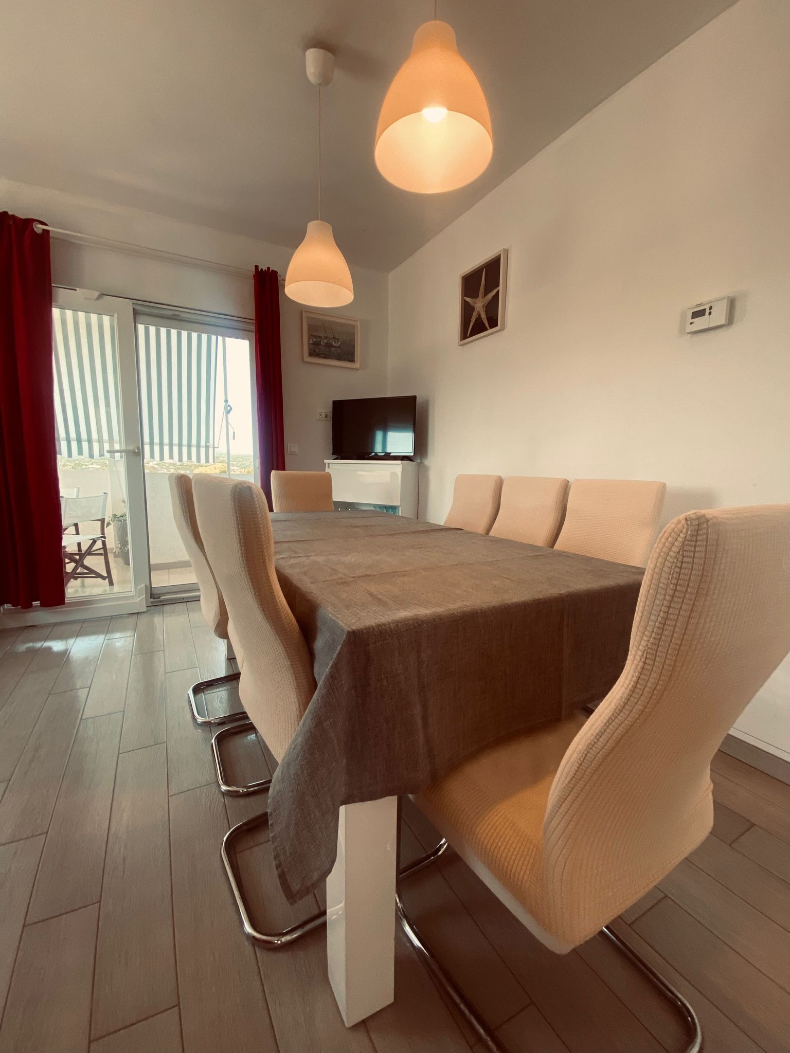 Apartment Modesty 94171-A1