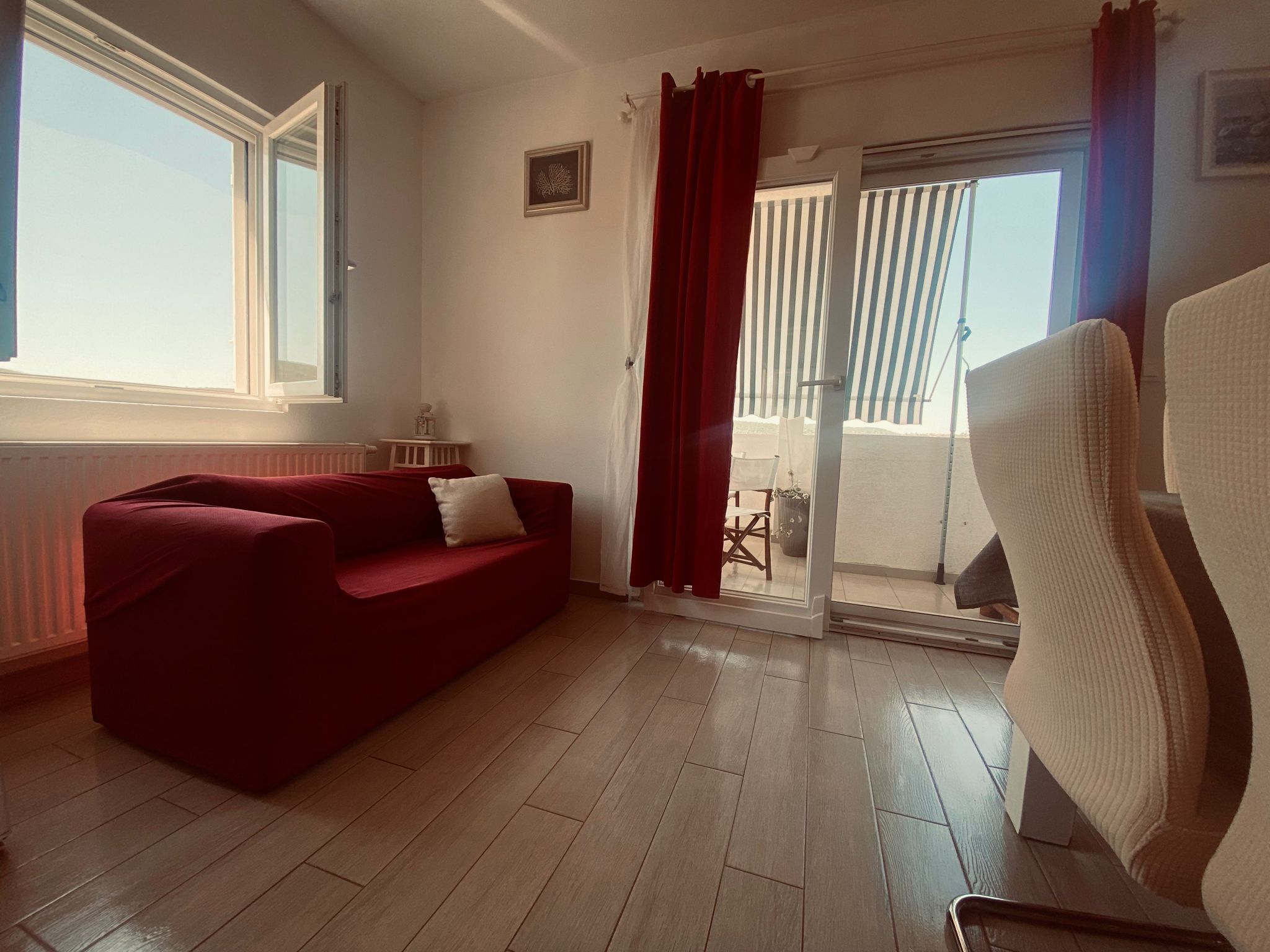 Apartment Modesty 94171-A1