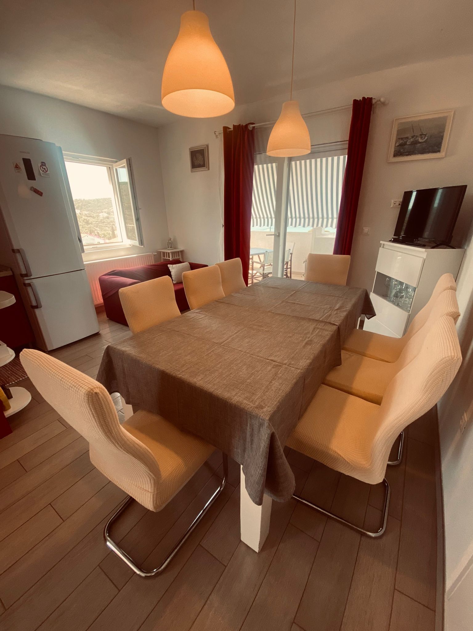 Apartment Modesty 94171-A1