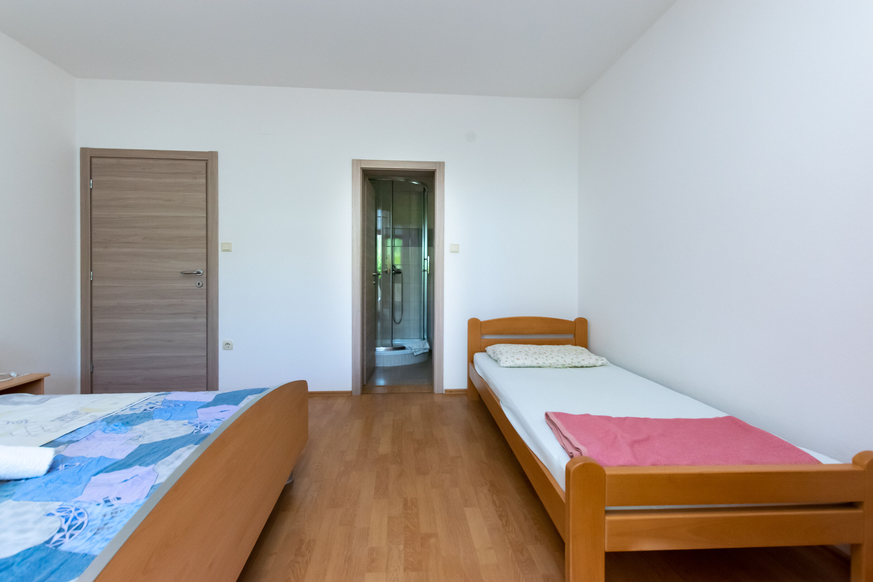 Apartments Iva 89921-A1