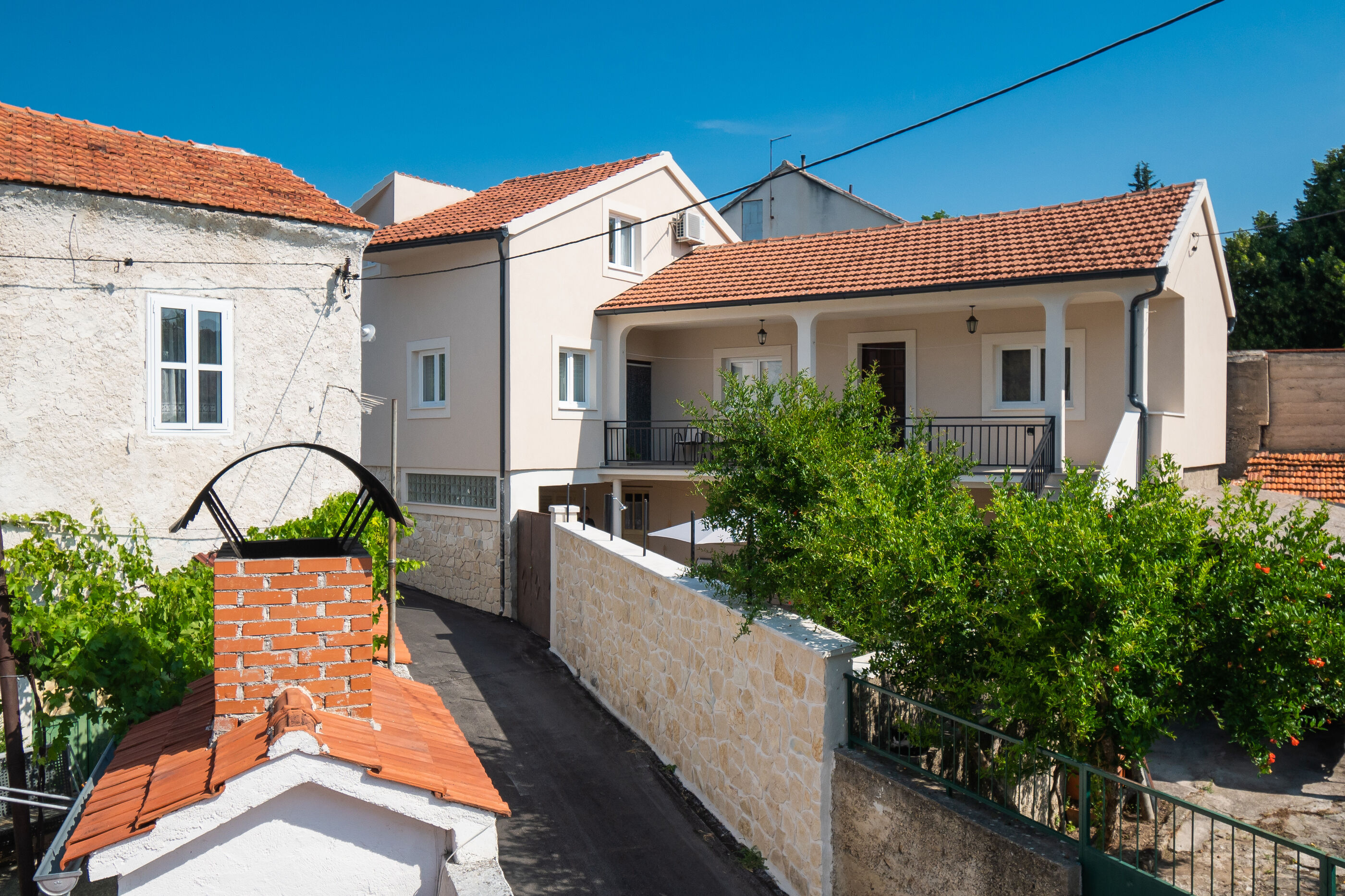 House Bany 96851-K1