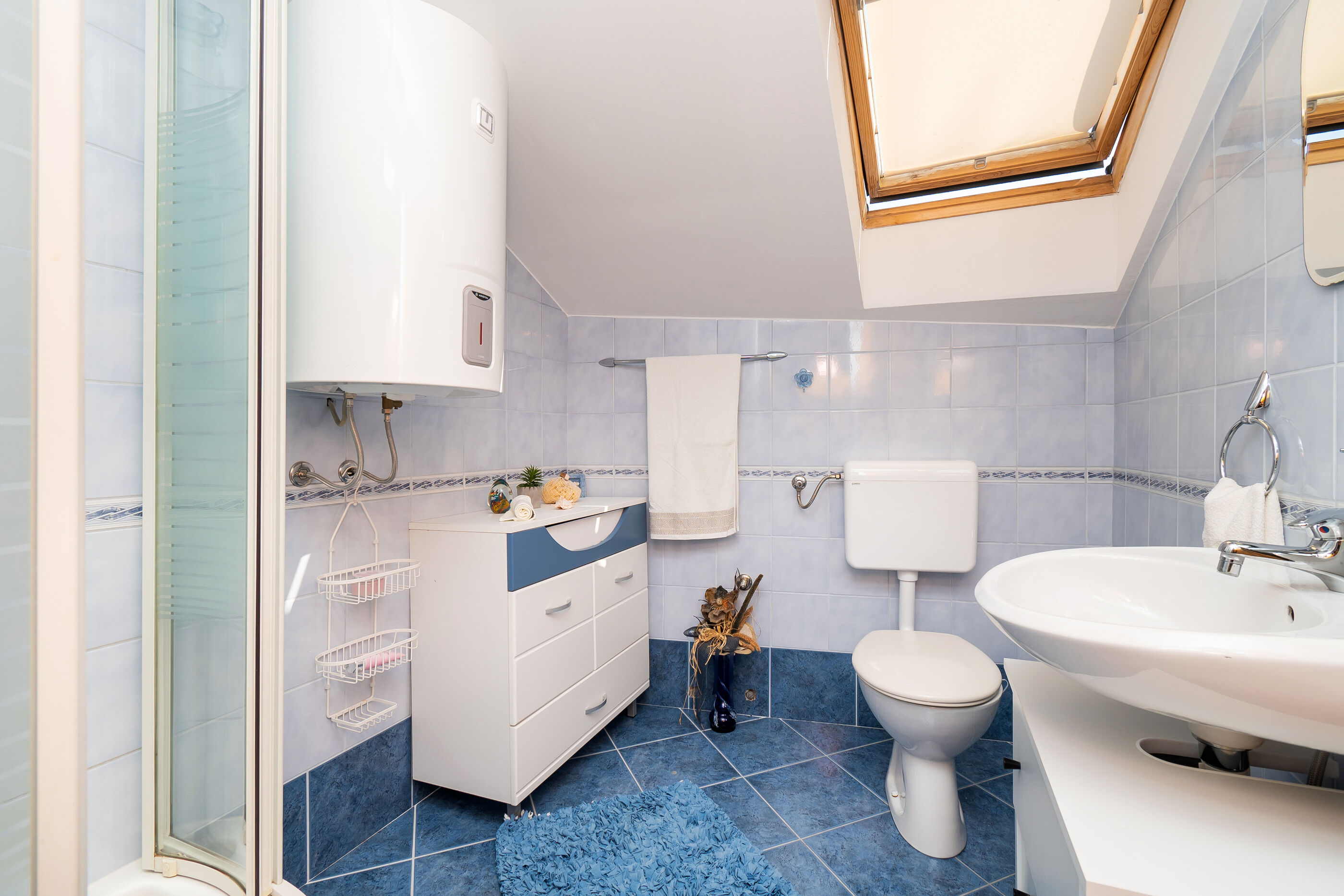 House Bany 96851-K1