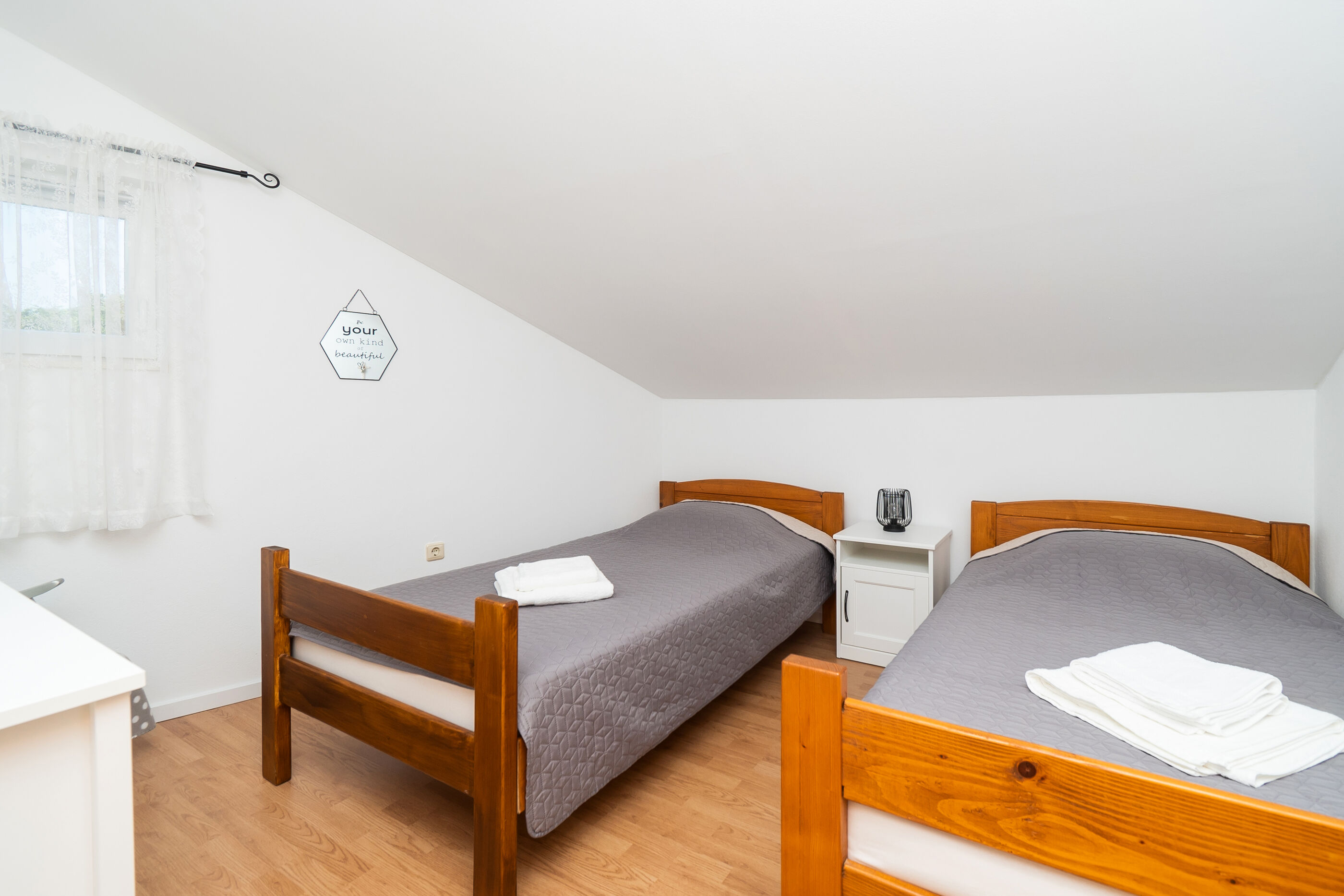 House Bany 96851-K1