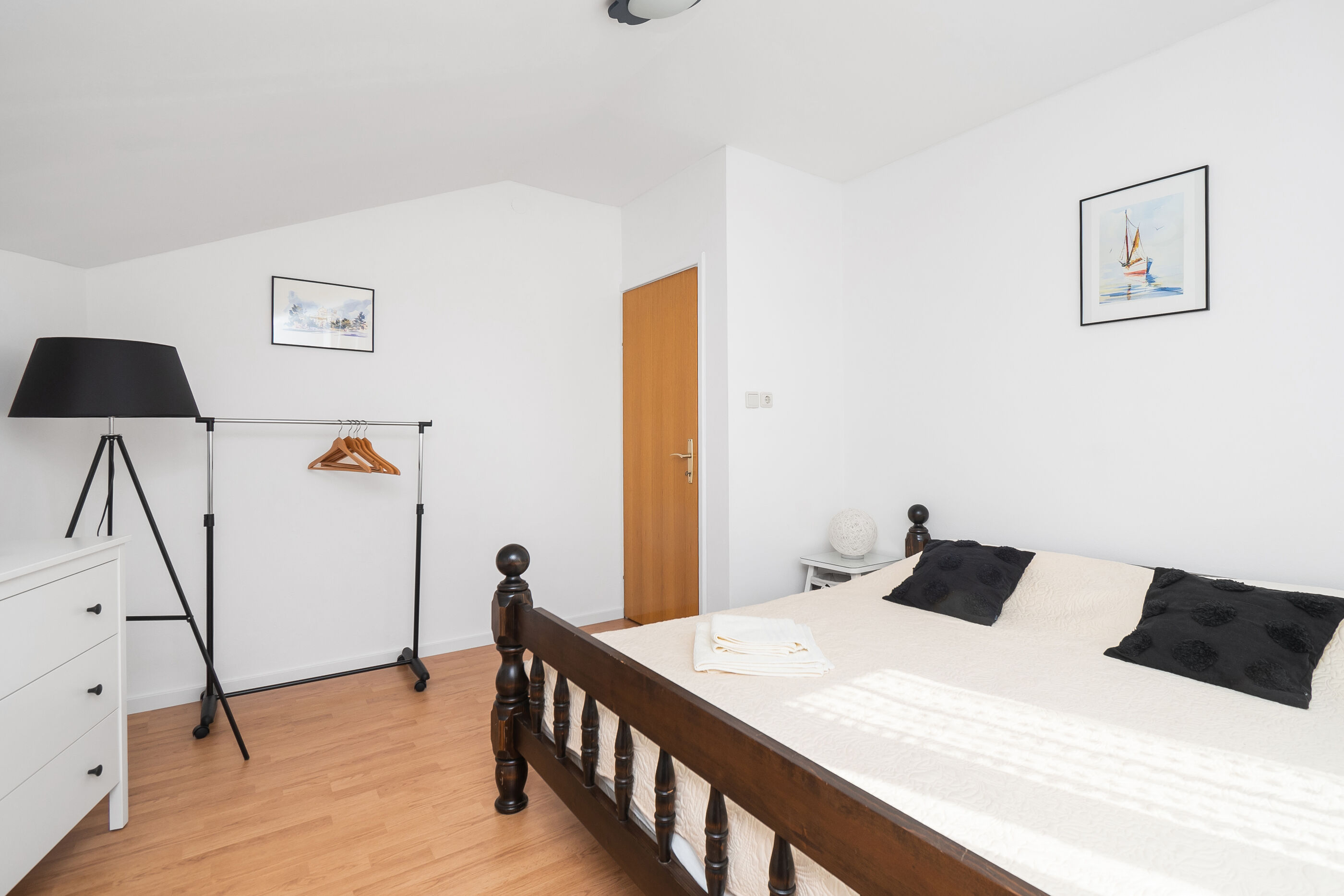 House Bany 96851-K1