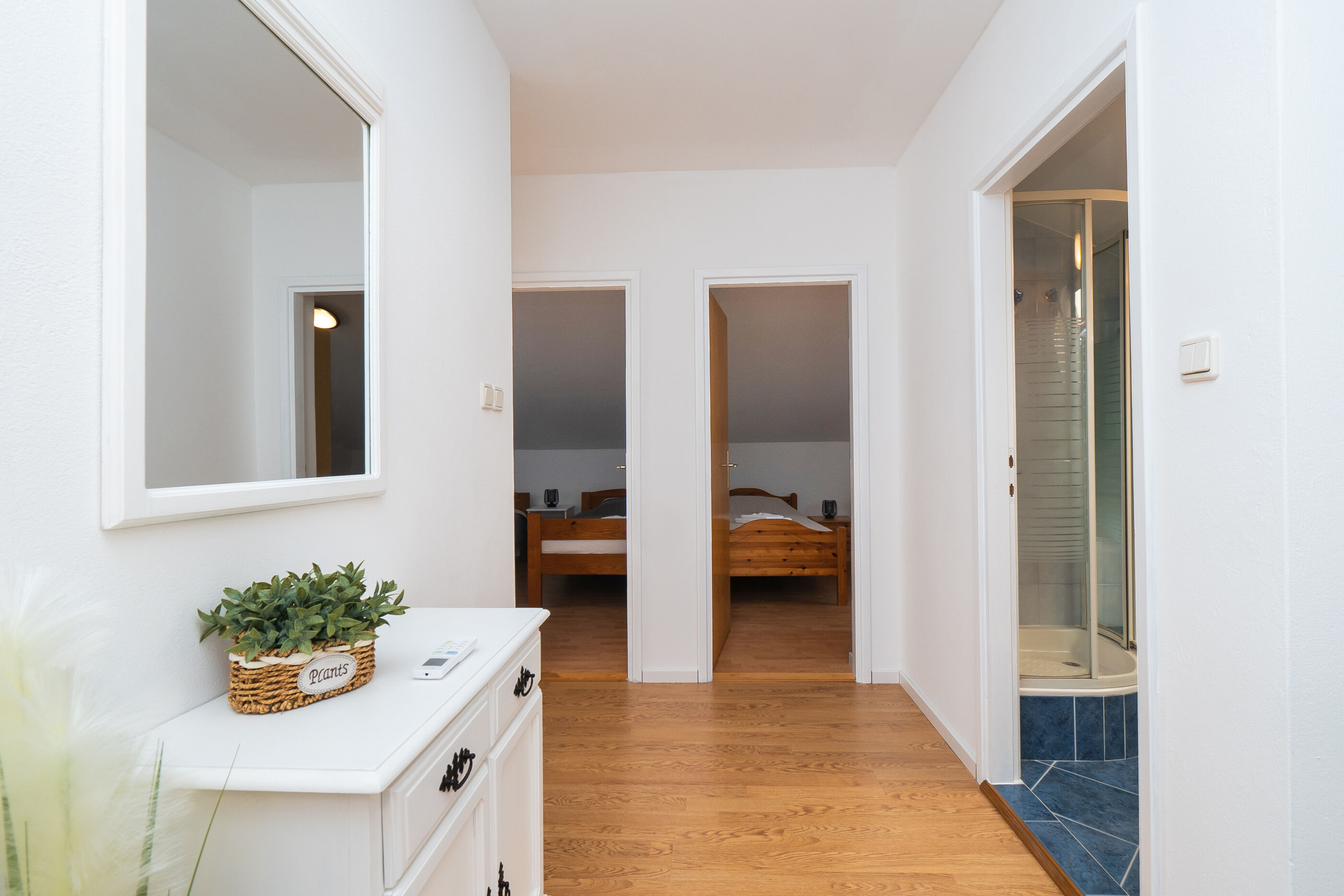 House Bany 96851-K1