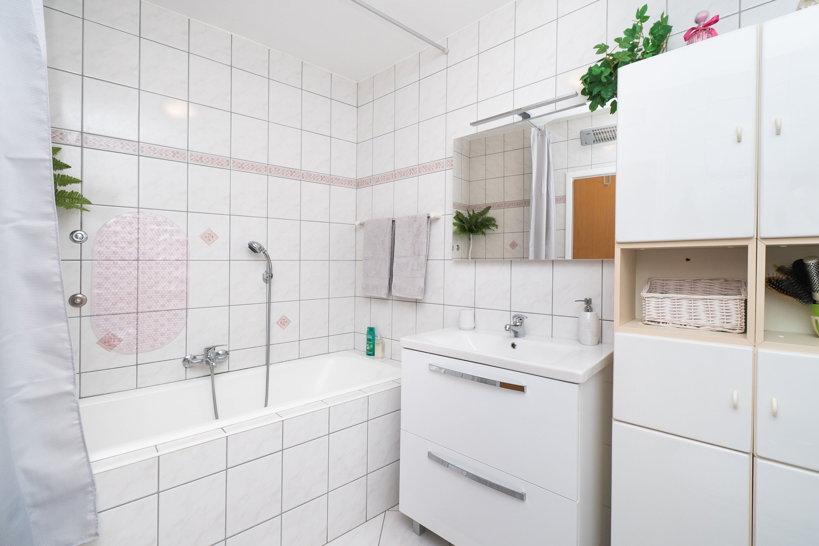House Bany 96851-K1