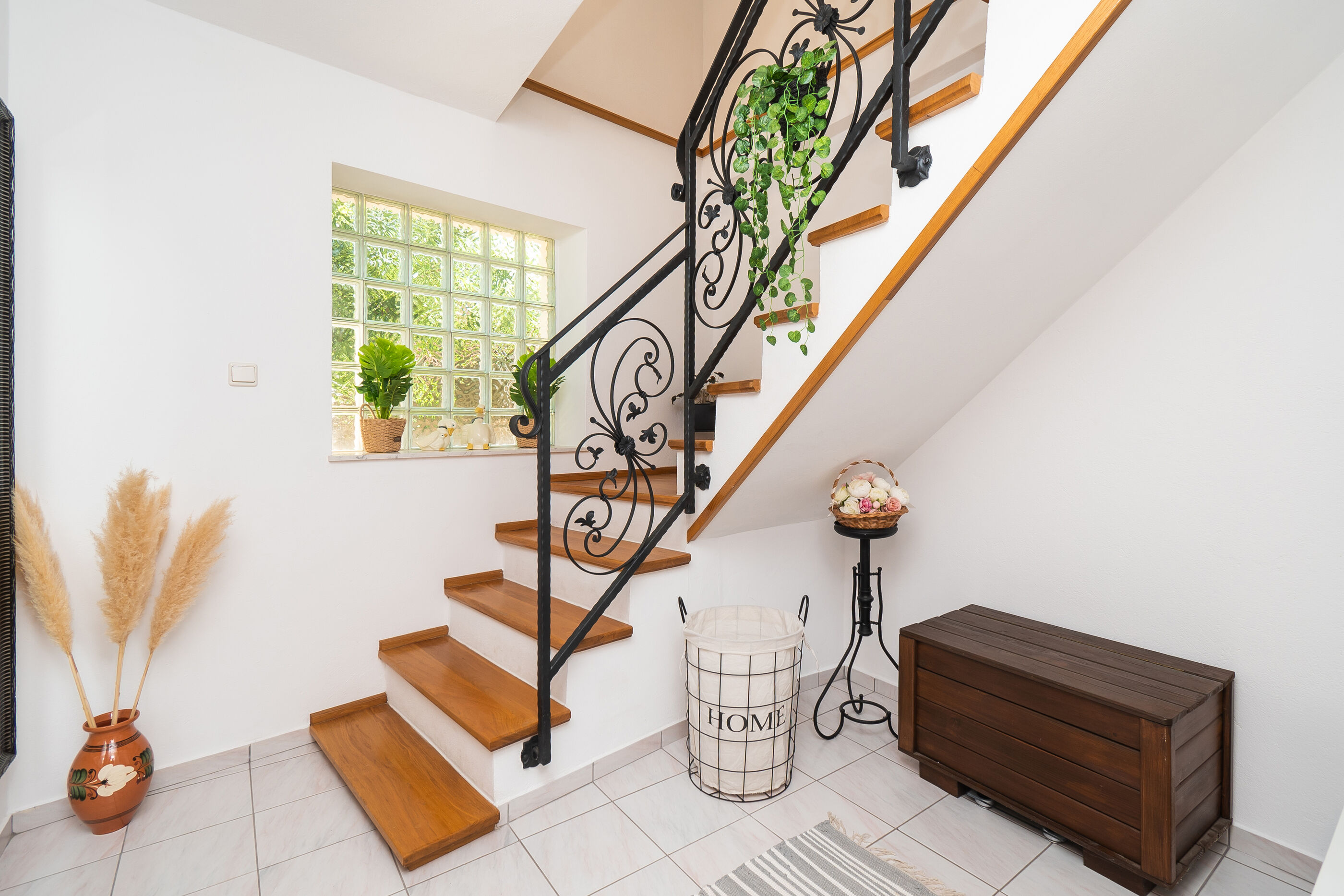 House Bany 96851-K1