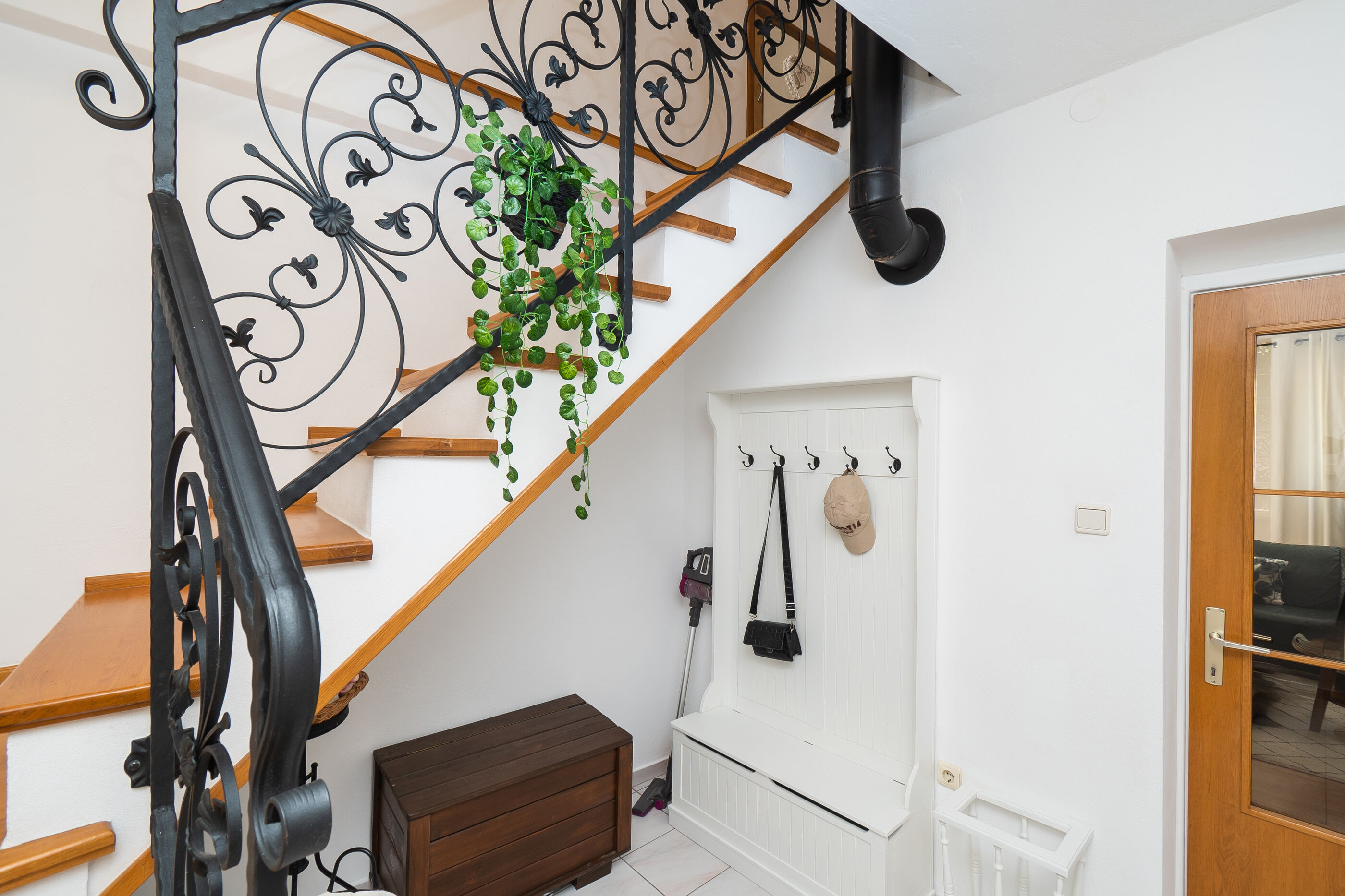 House Bany 96851-K1