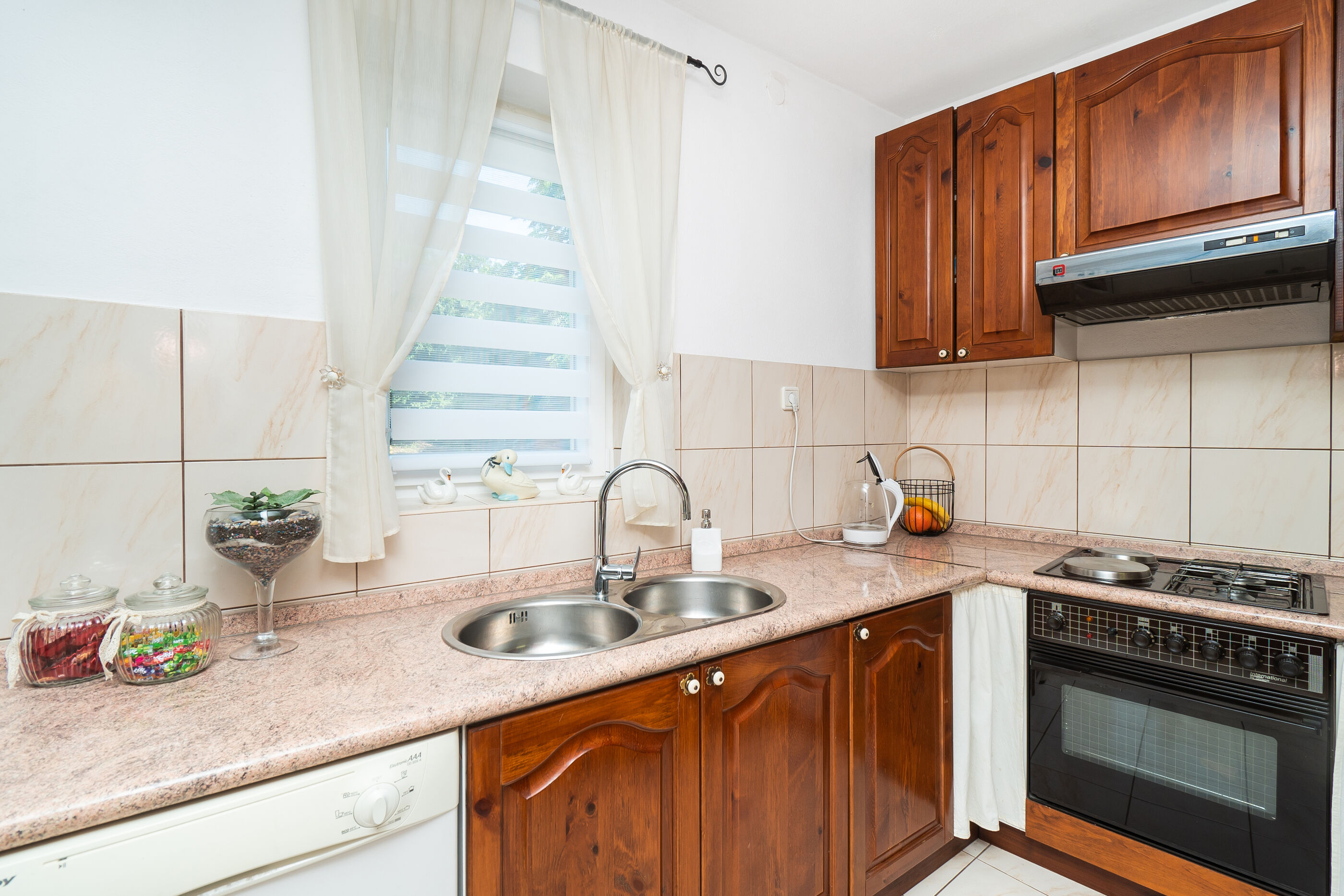 House Bany 96851-K1