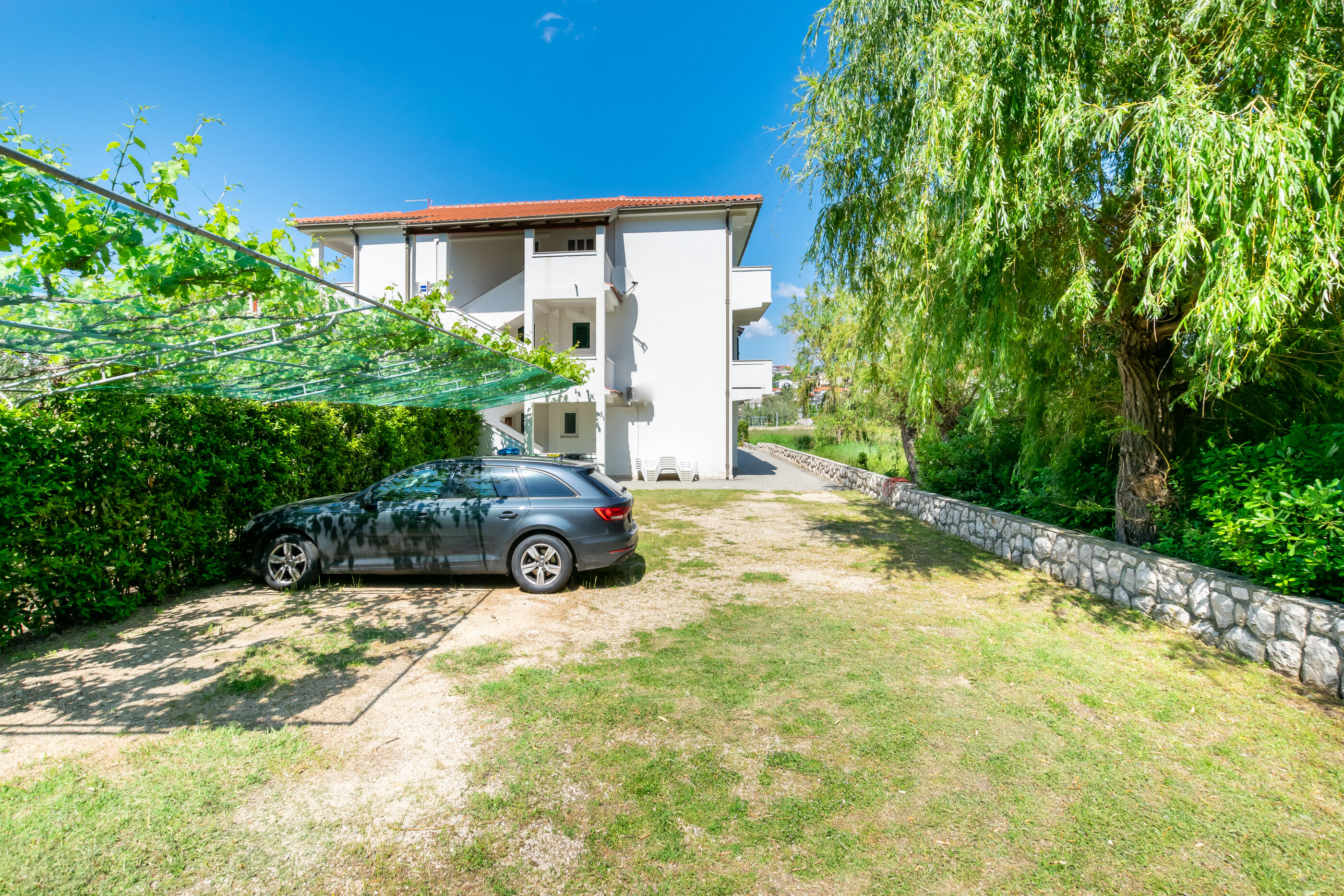 Apartments Iva 89921-A1