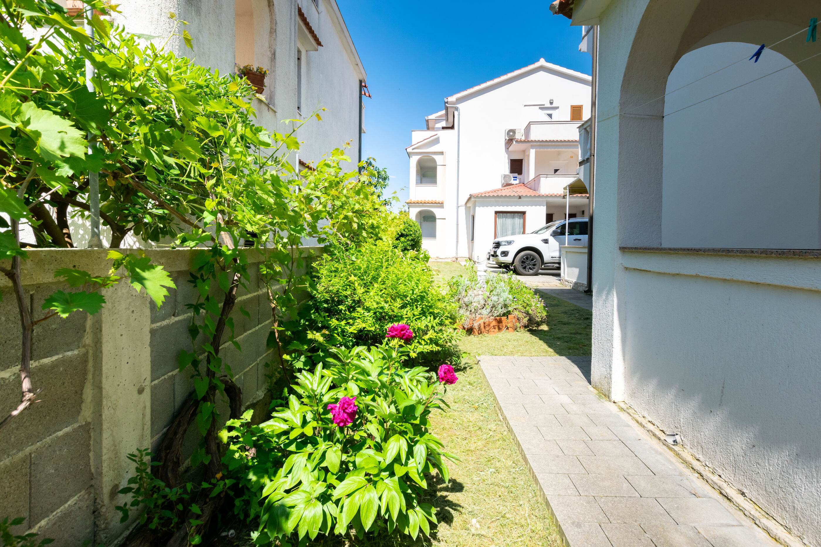 Apartments Iva 89921-A1