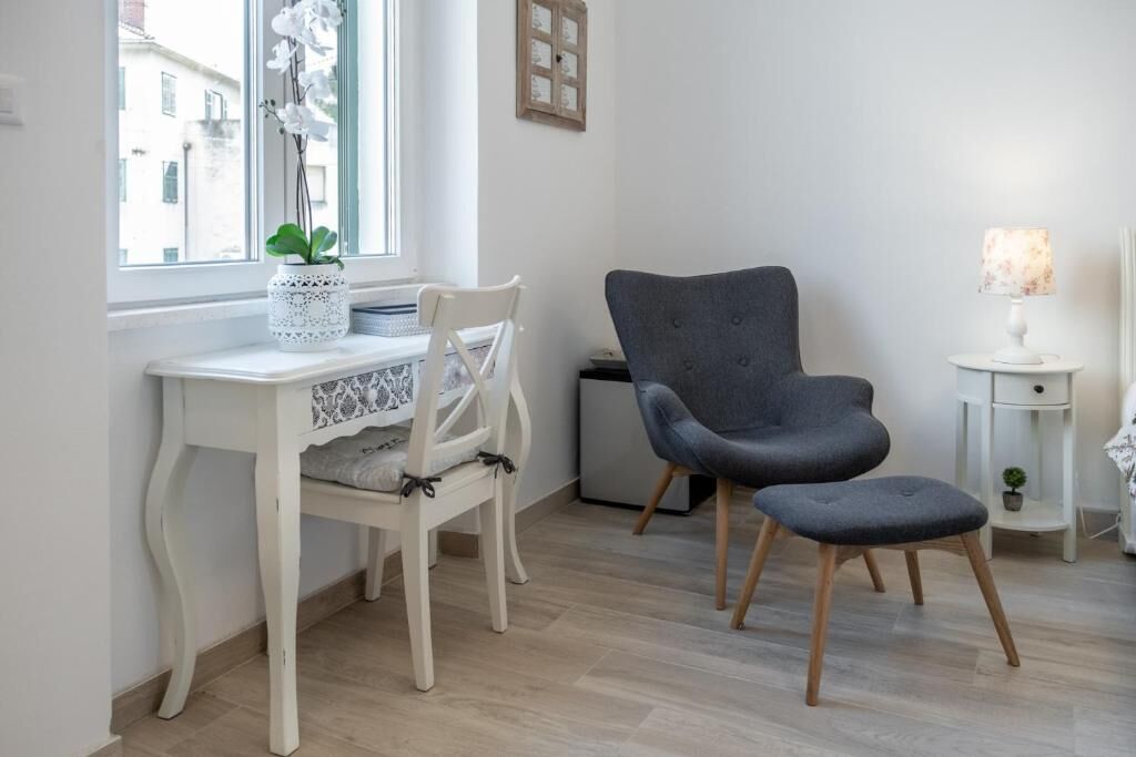 Apartments and Room Poesia 96991-S3
