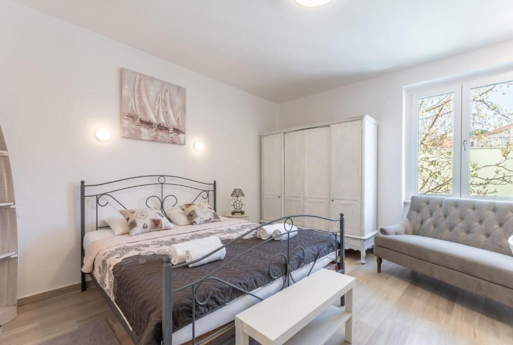 Apartments and Room Poesia 96991-A2