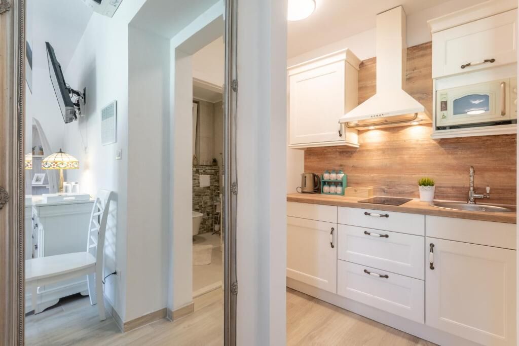 Apartments and Room Poesia 96991-A2