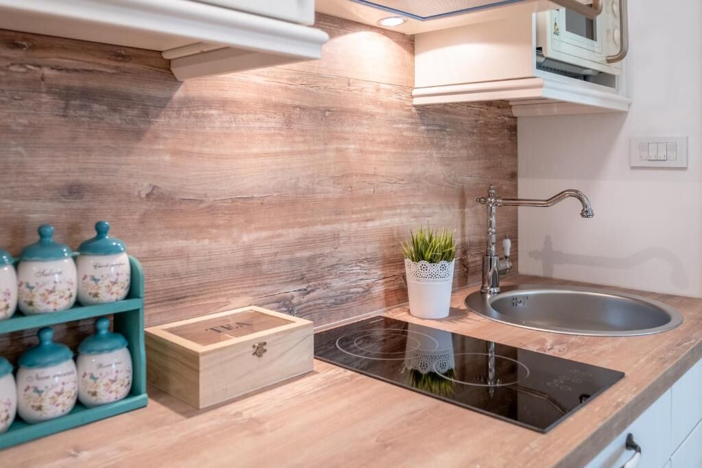 Apartments and Room Poesia 96991-A2