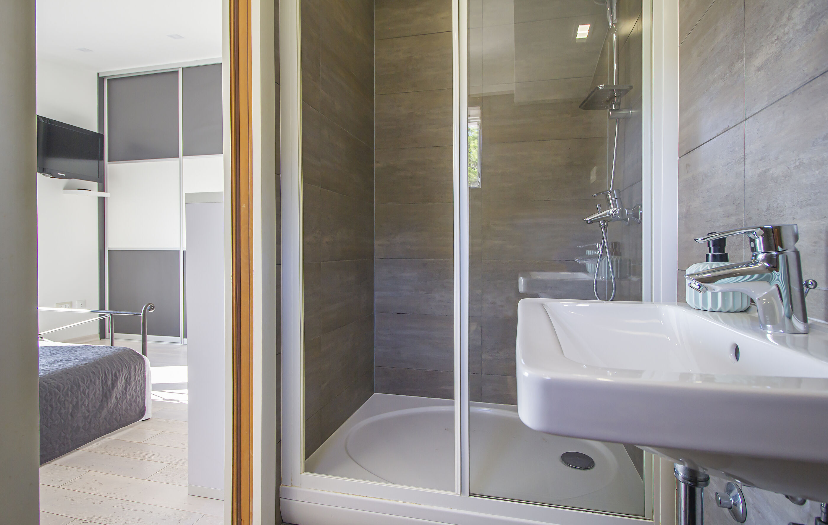 House Anavi V9341-K1