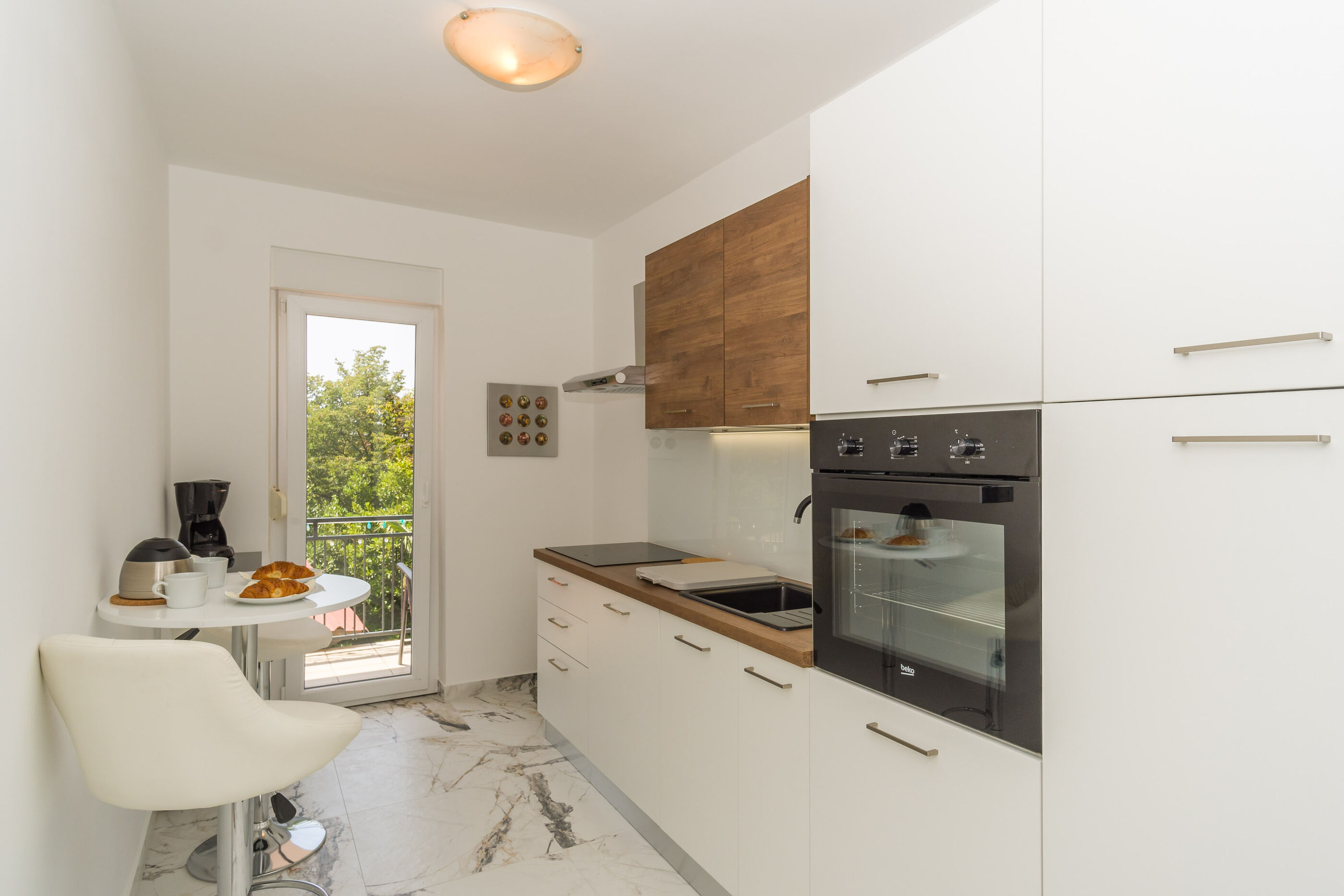 Apartments and Room Mira 84968-A1
