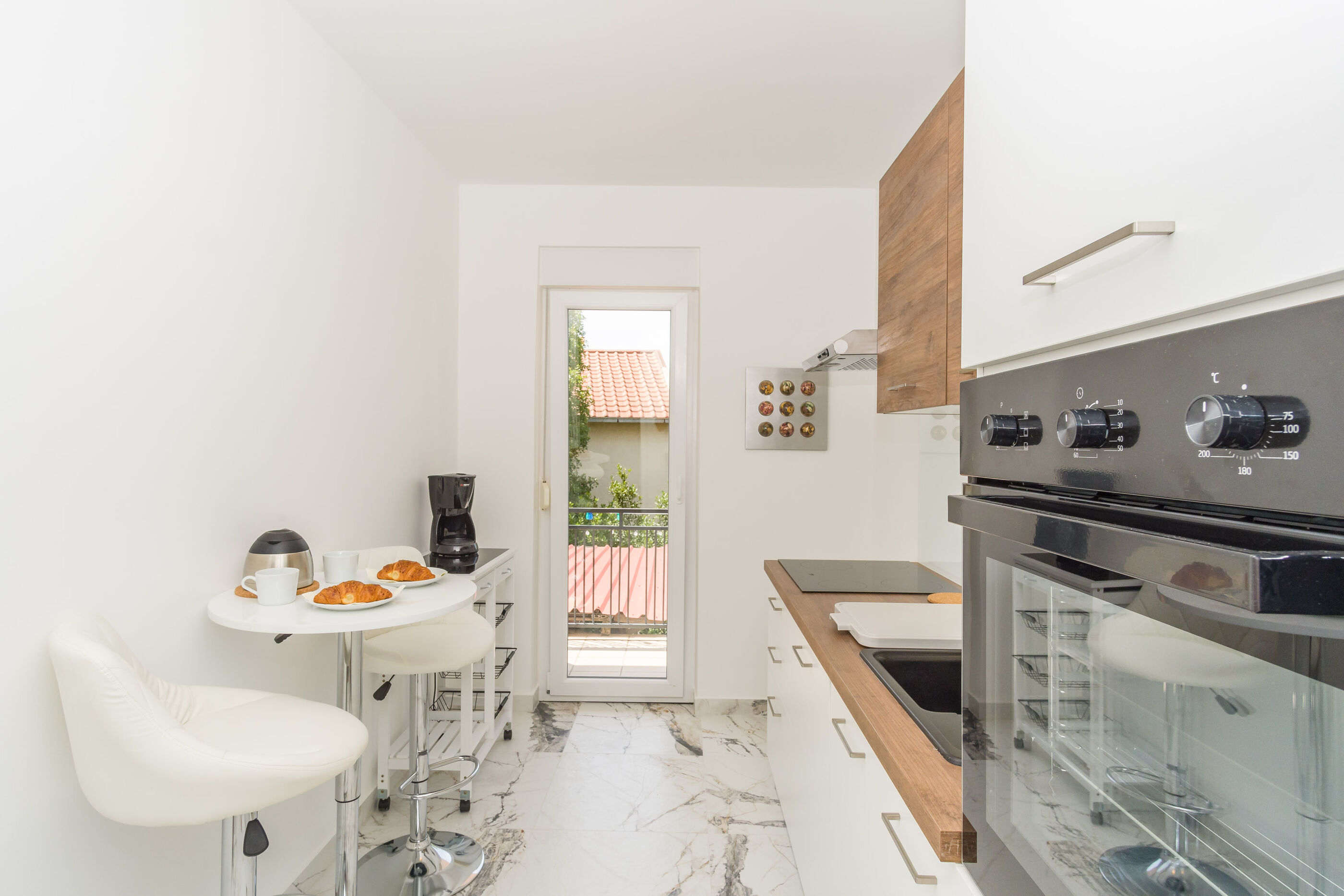 Apartments and Room Mira 84968-A1