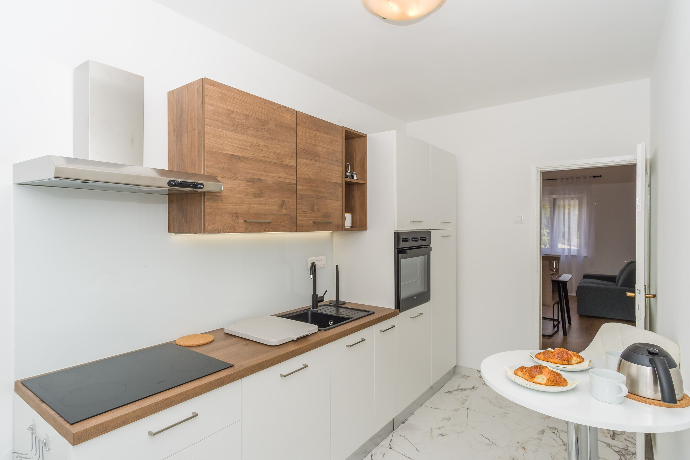 Apartments and Room Mira 84968-A1