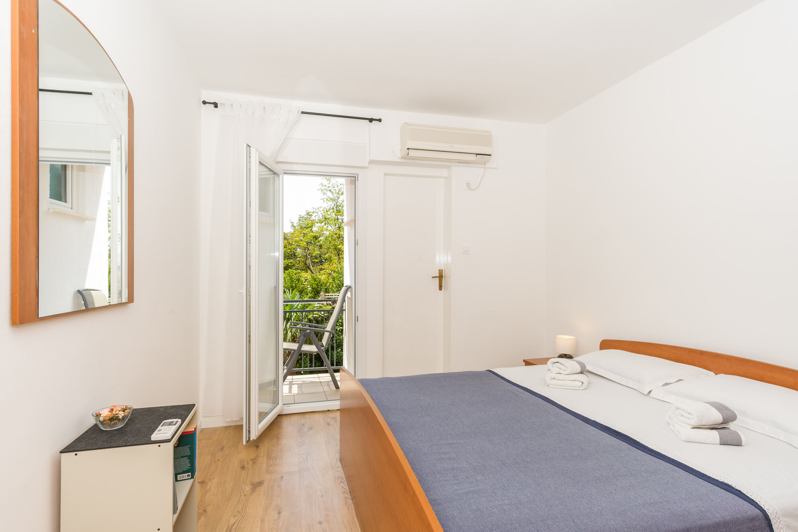 Apartments and Room Mira 84968-A1