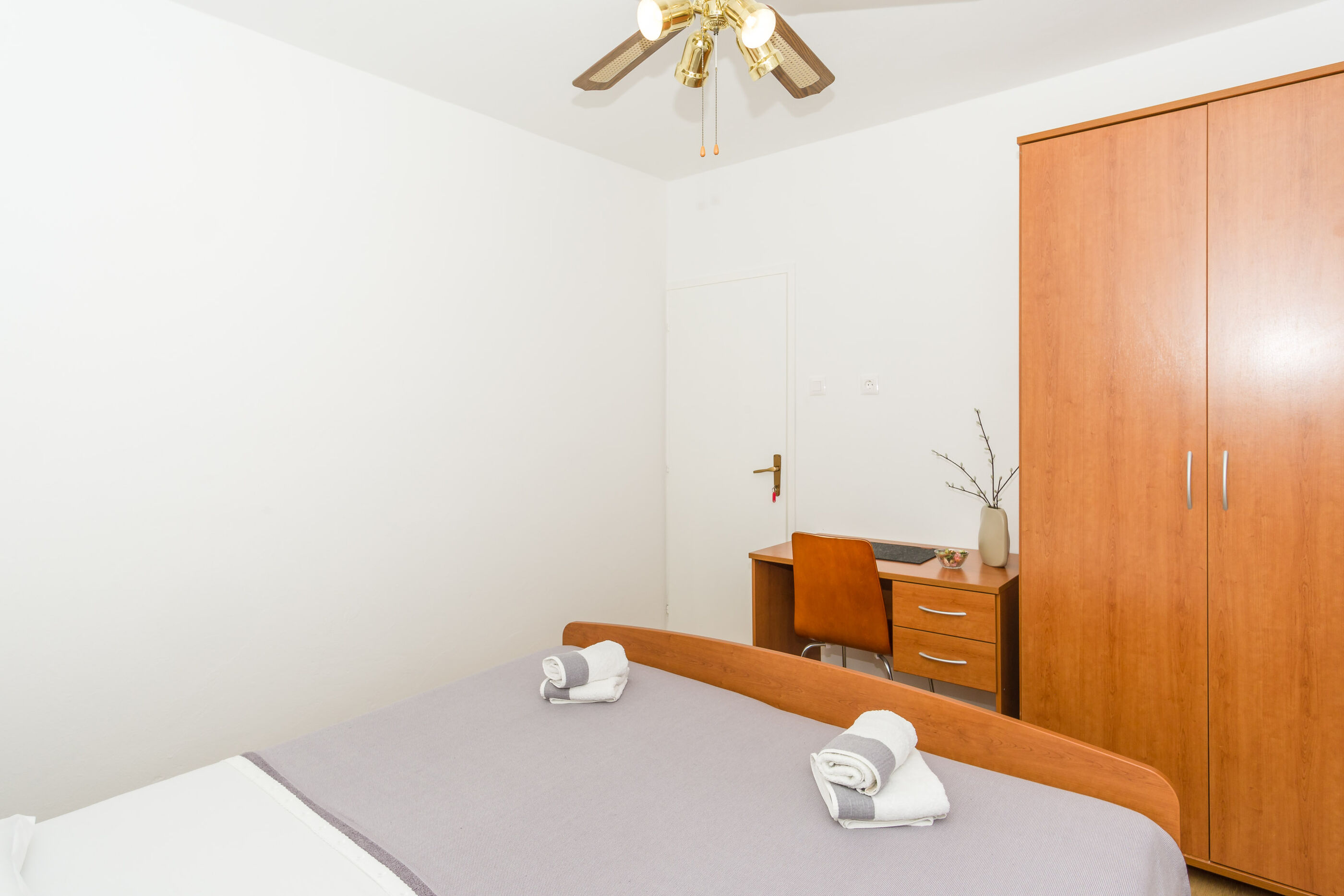 Apartments and Room Mira 84968-A1