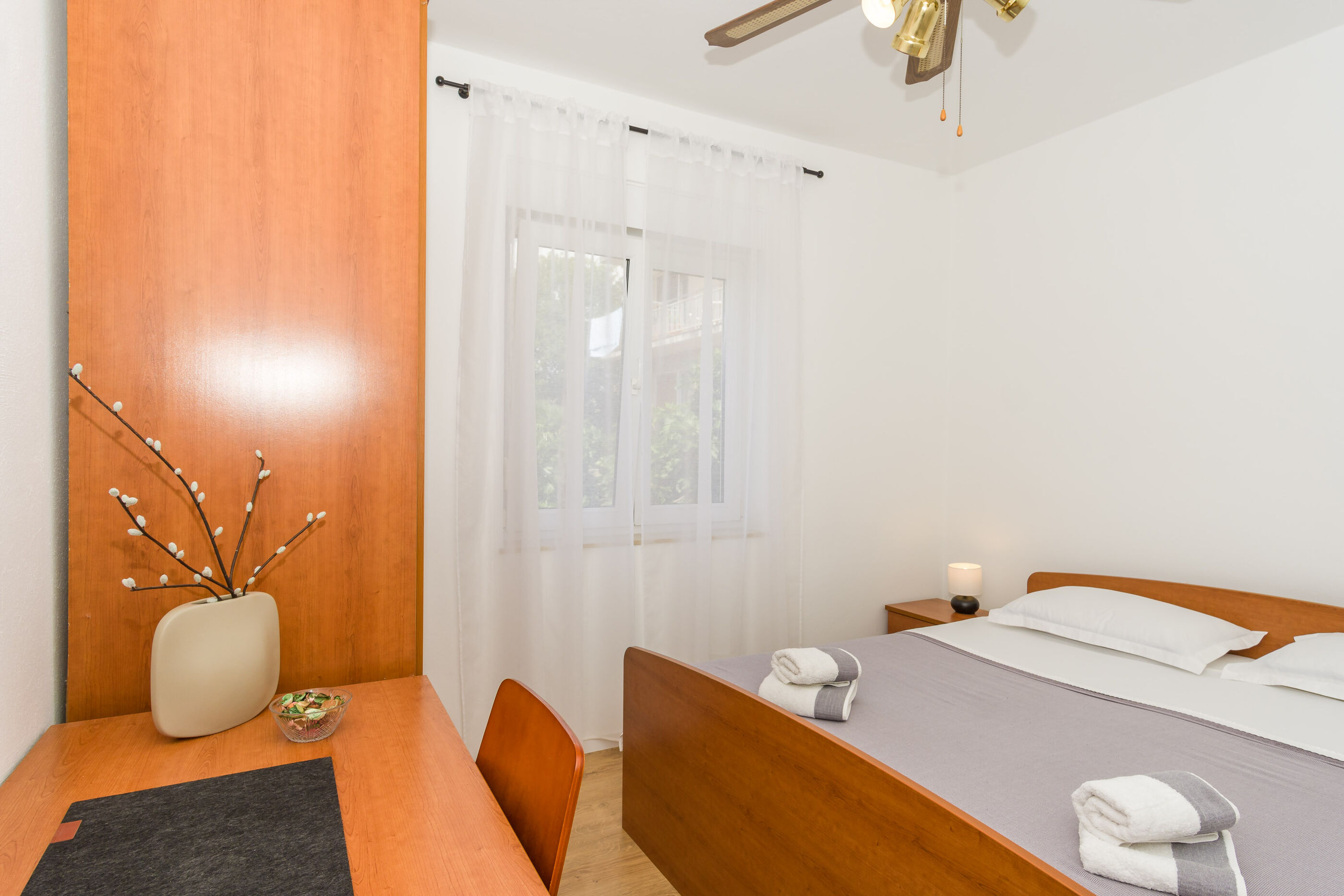 Apartments and Room Mira 84968-A1