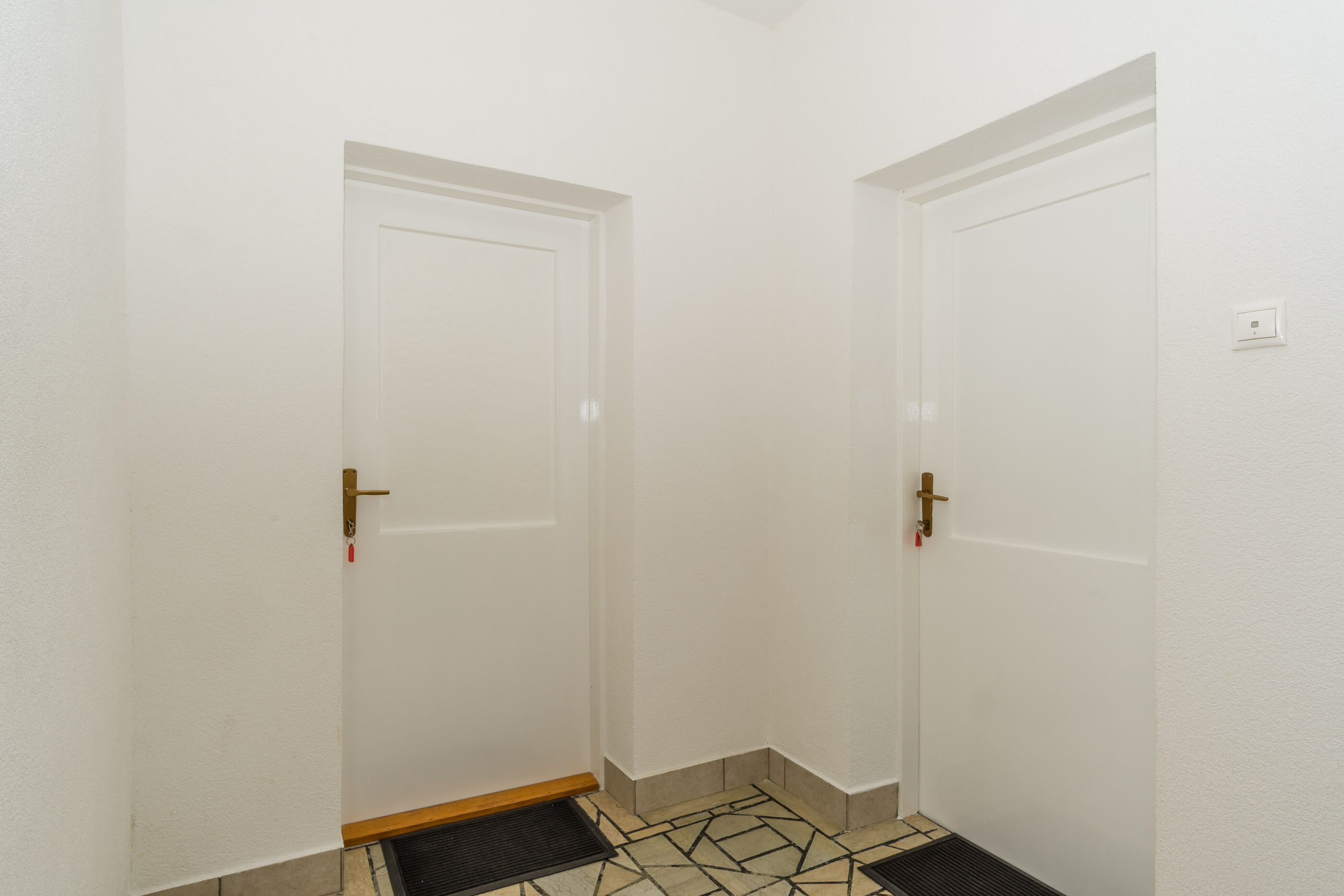 Apartments and Room Mira 84968-A1