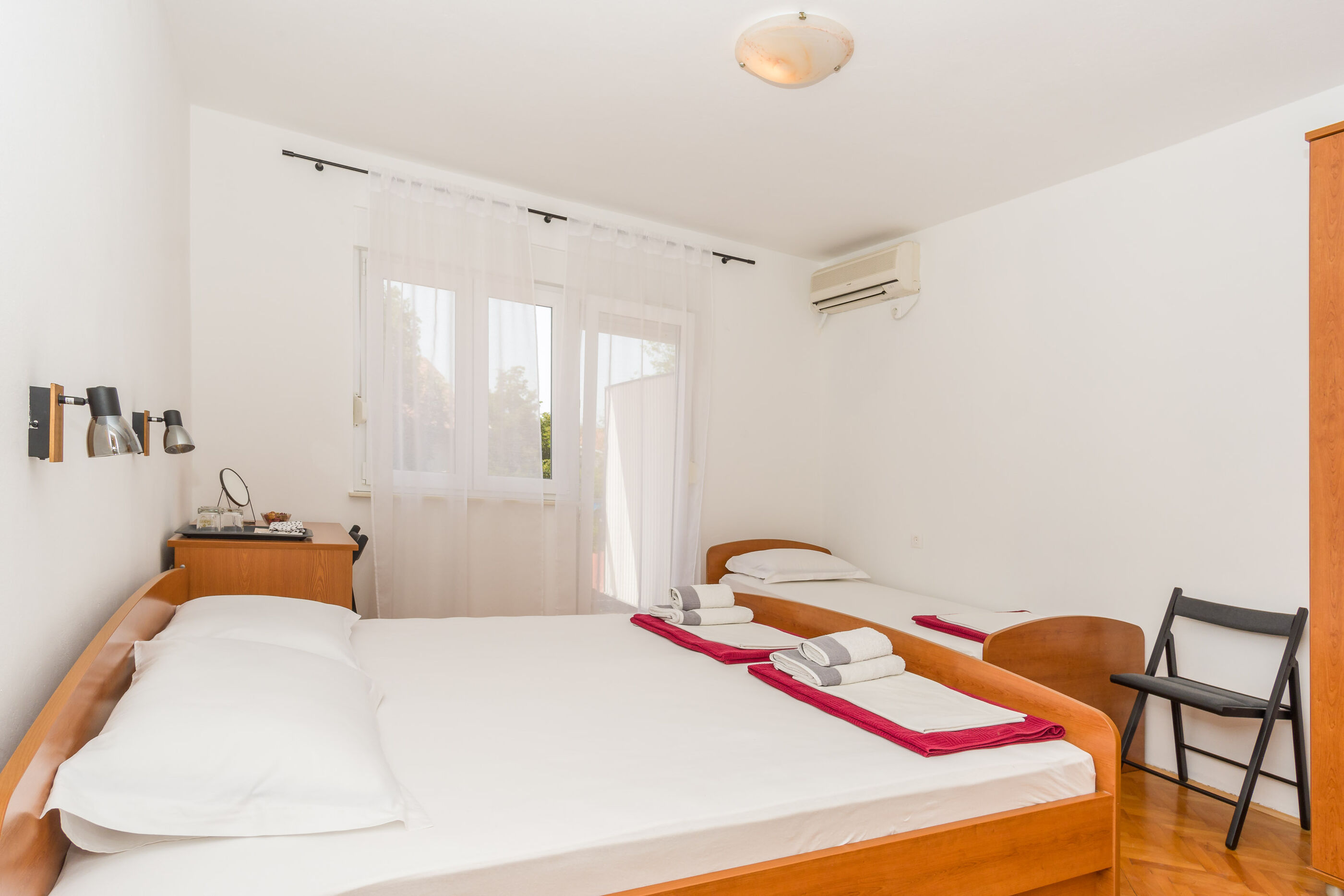 Apartments and Room Mira 84968-S1