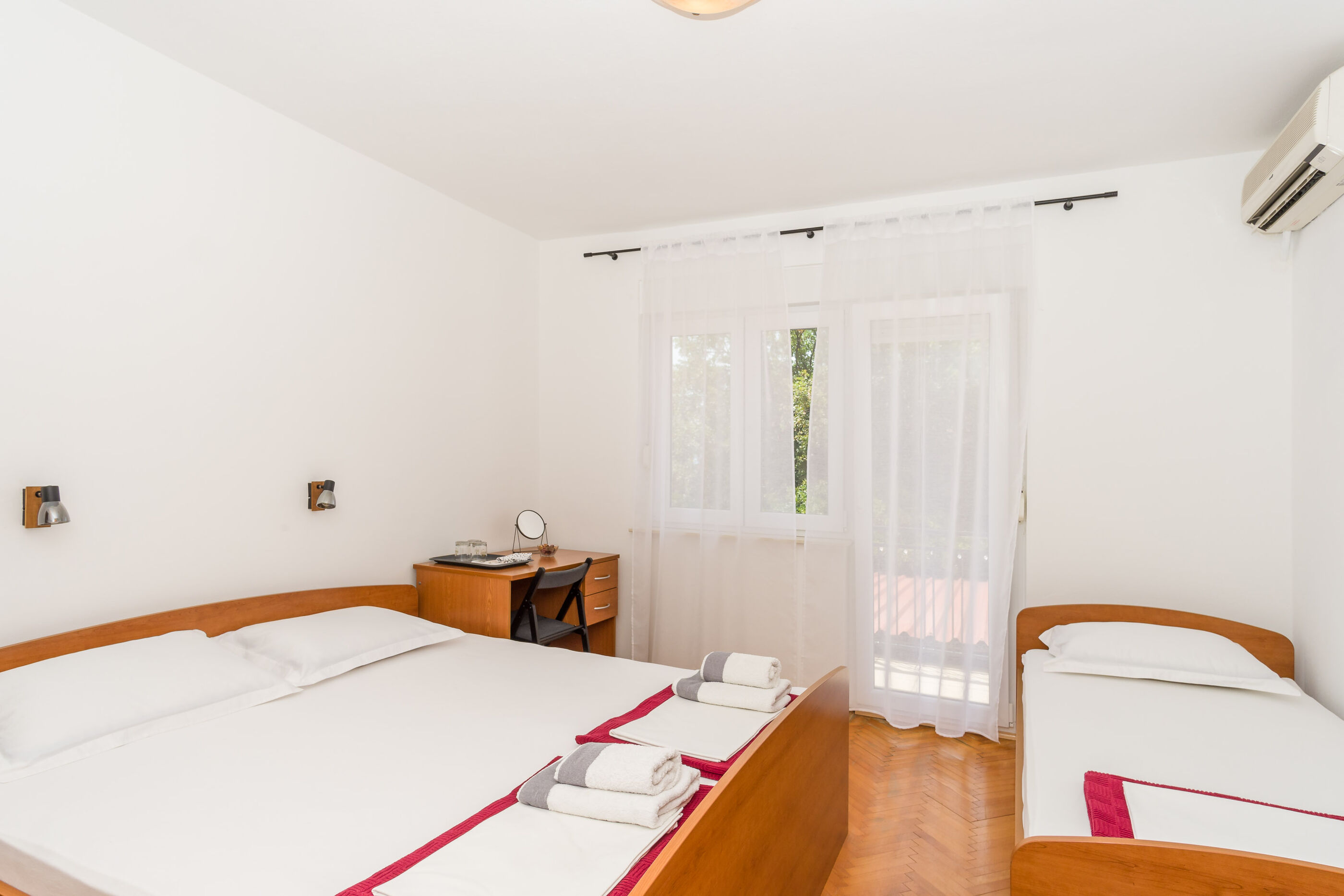 Apartments and Room Mira 84968-S1