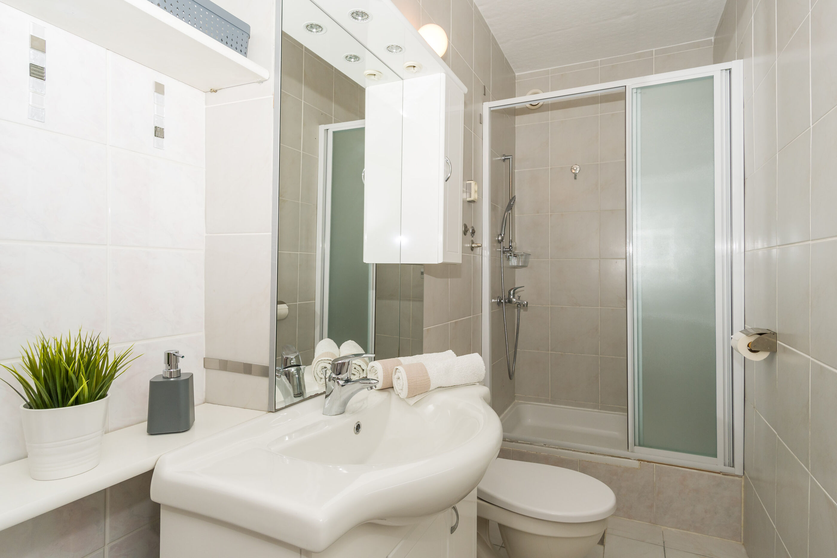 Apartments and Room Mira 84968-S1
