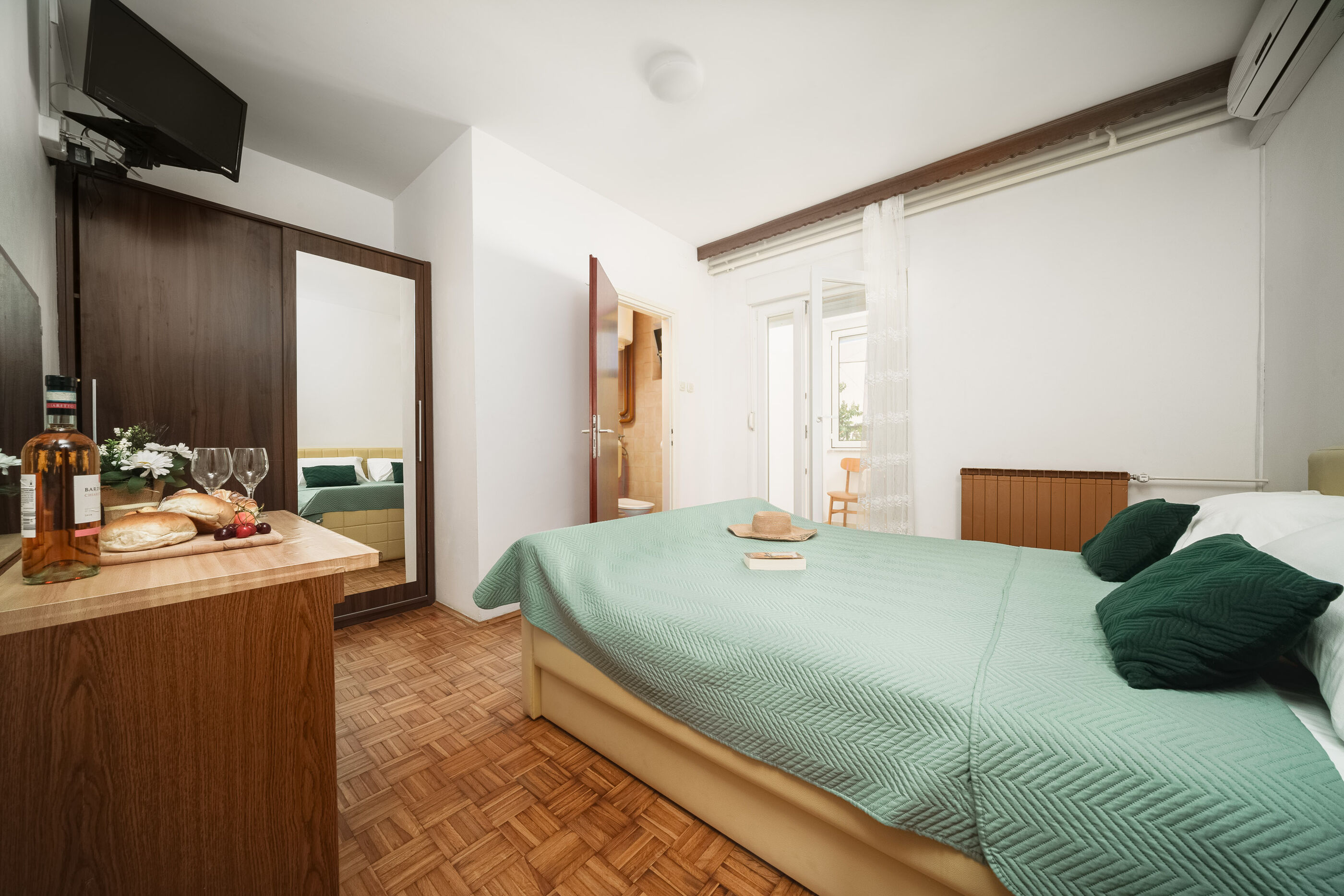 Apartment and Rooms Mrkovic 88981-A1