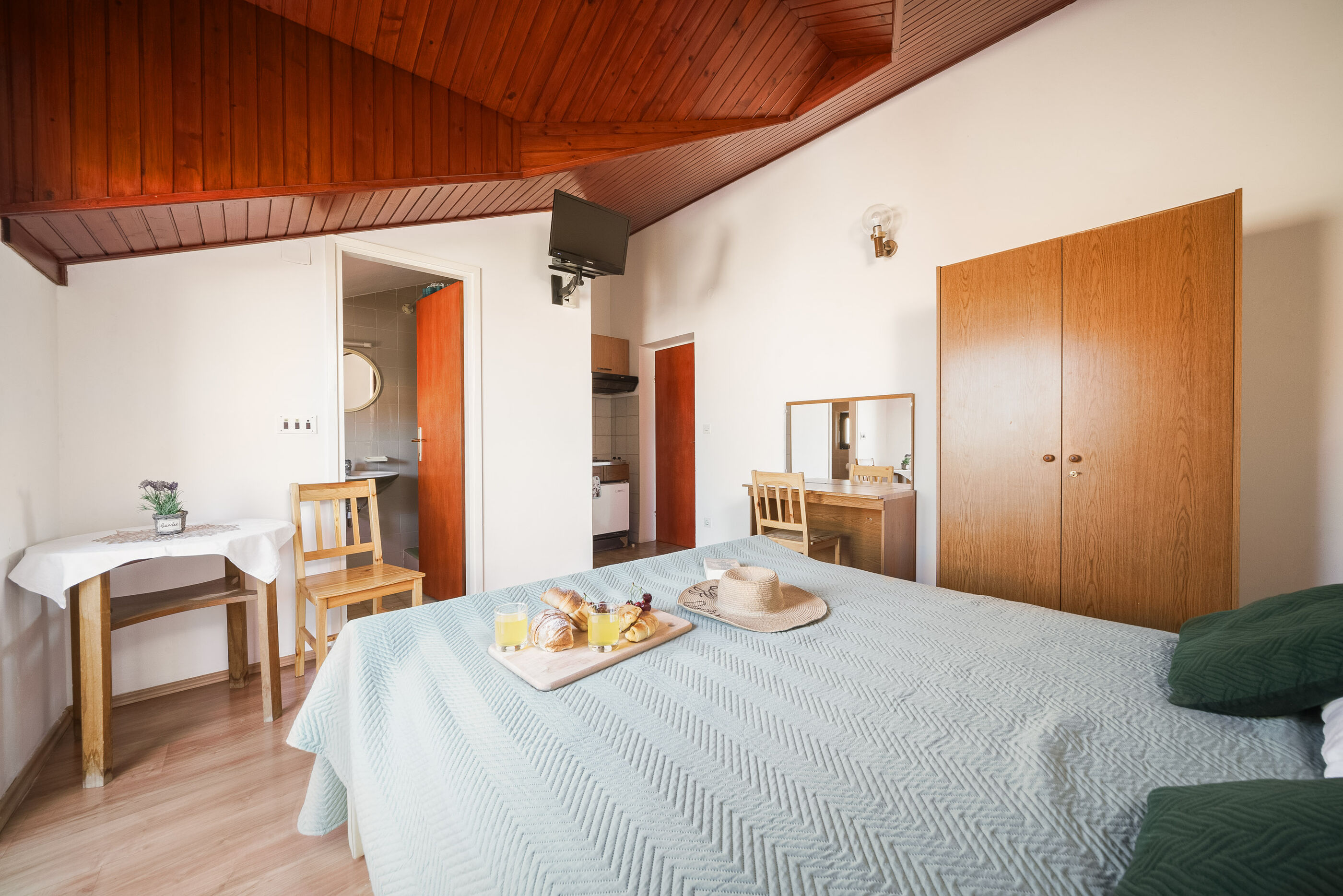Apartment and Rooms Mrkovic 88981-A6