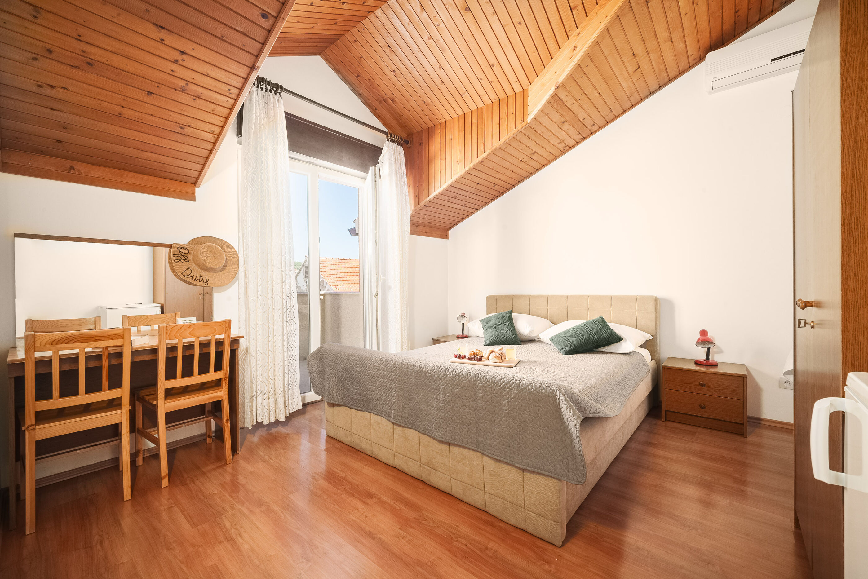 Apartment and Rooms Mrkovic 88981-A7