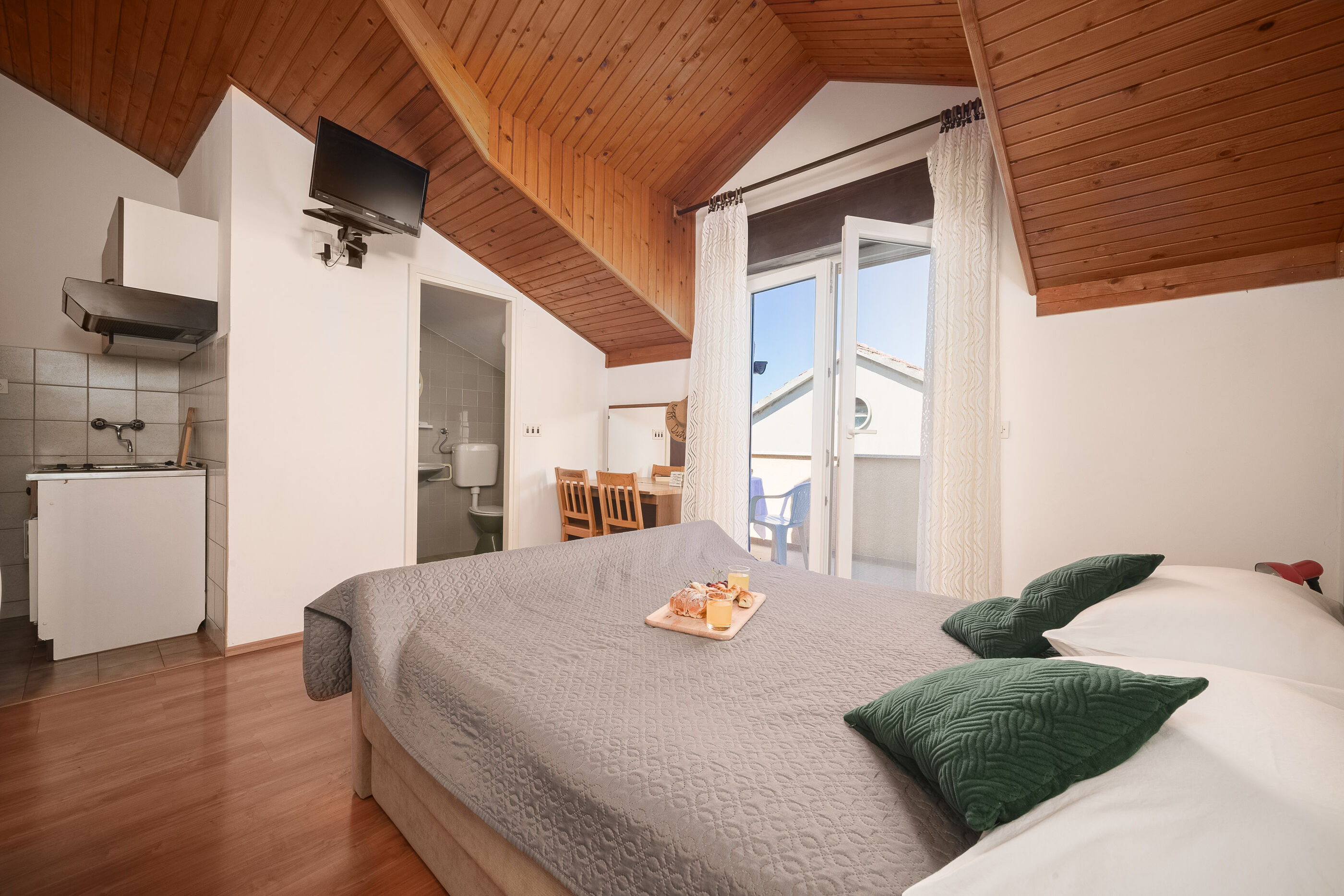 Apartment and Rooms Mrkovic 88981-A7