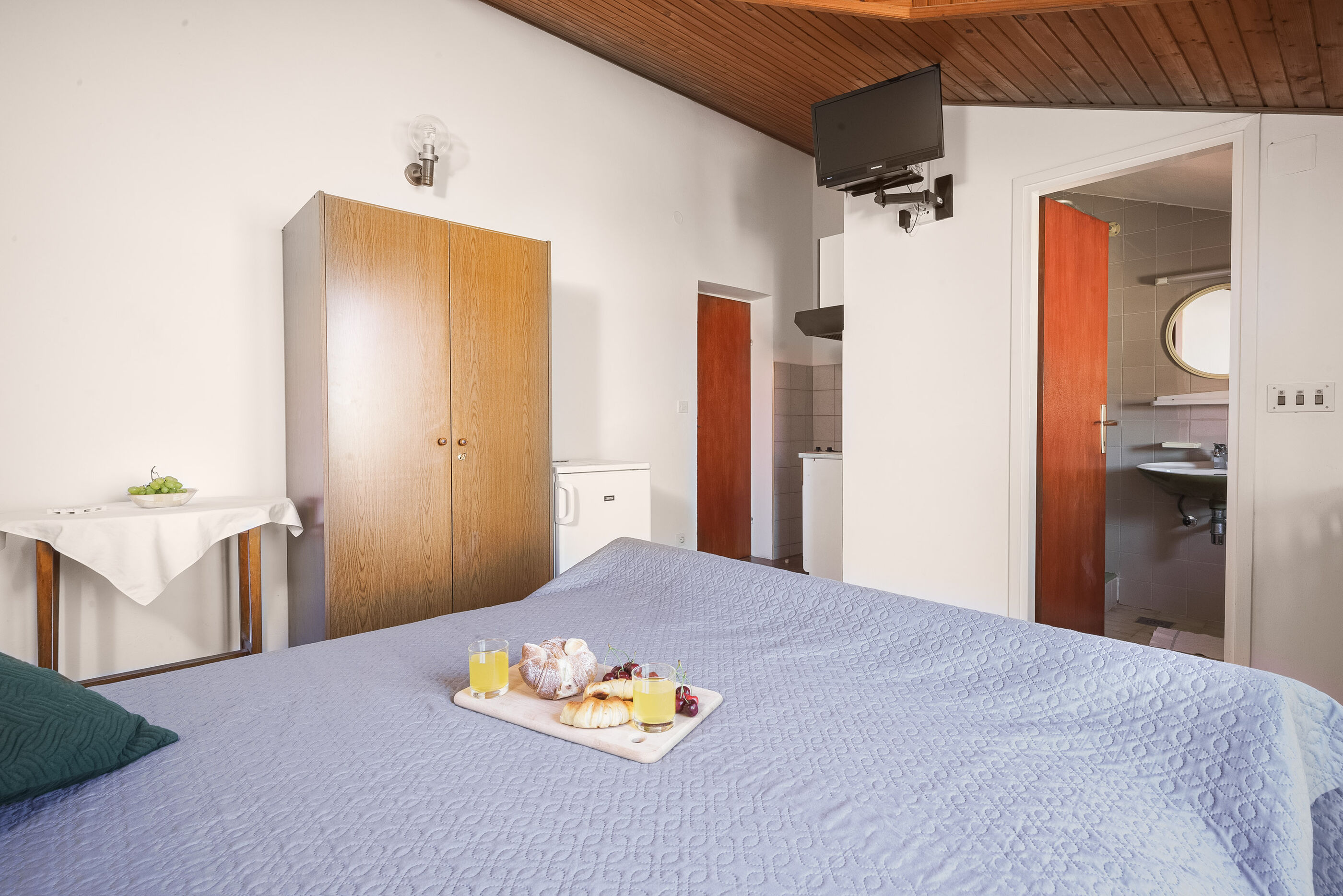 Apartment and Rooms Mrkovic 88981-A7