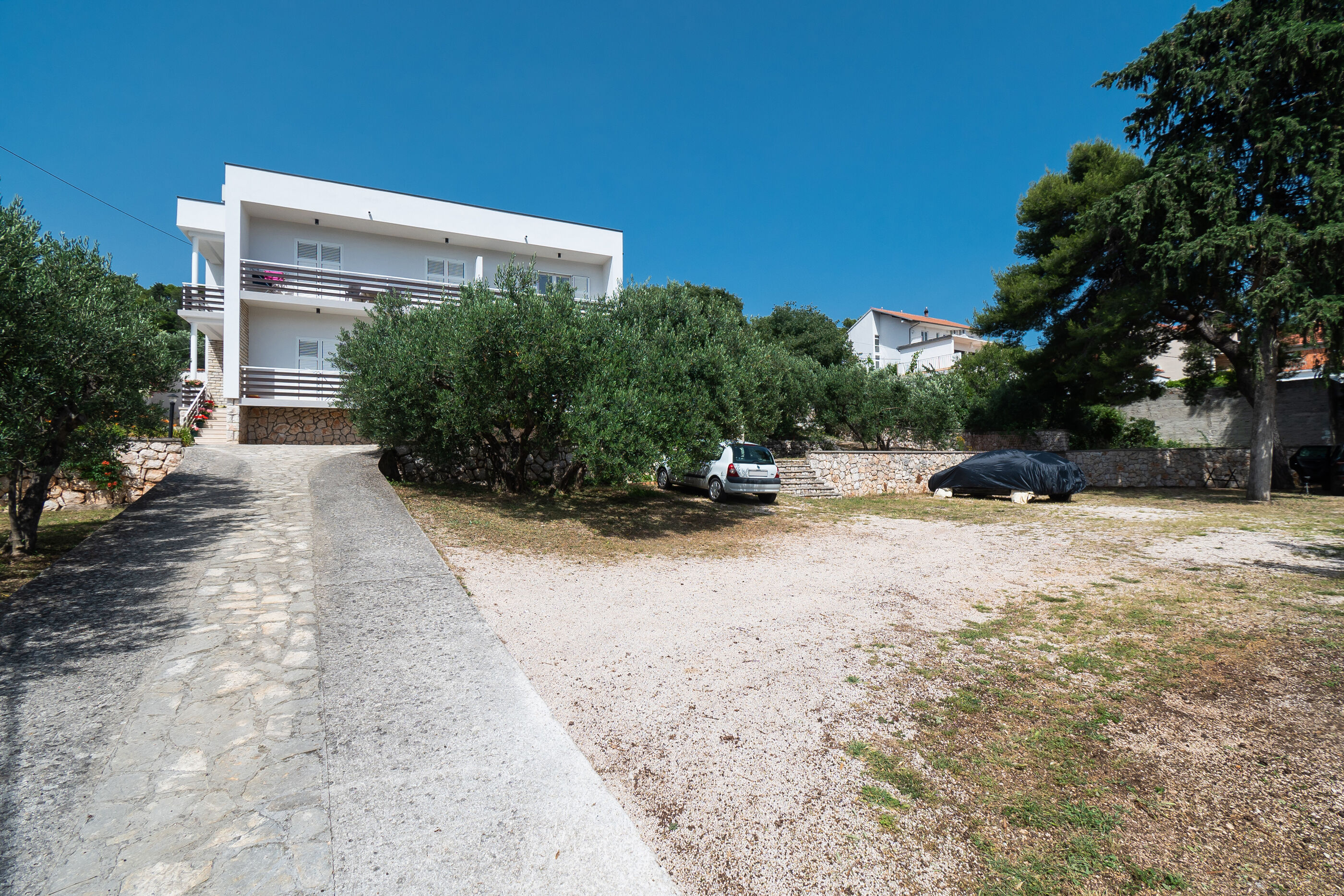 Apartments and Room Kate 95931-A1