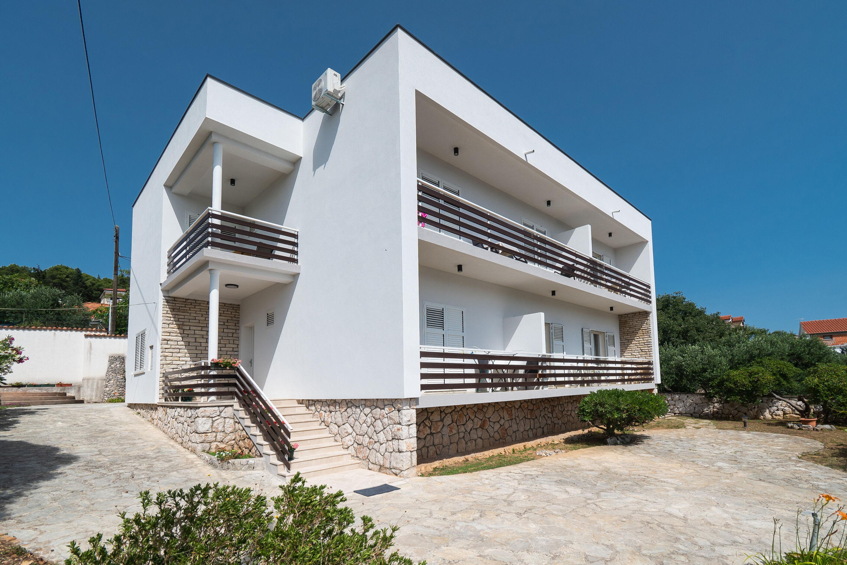 Apartments and Room Kate 95931-A1