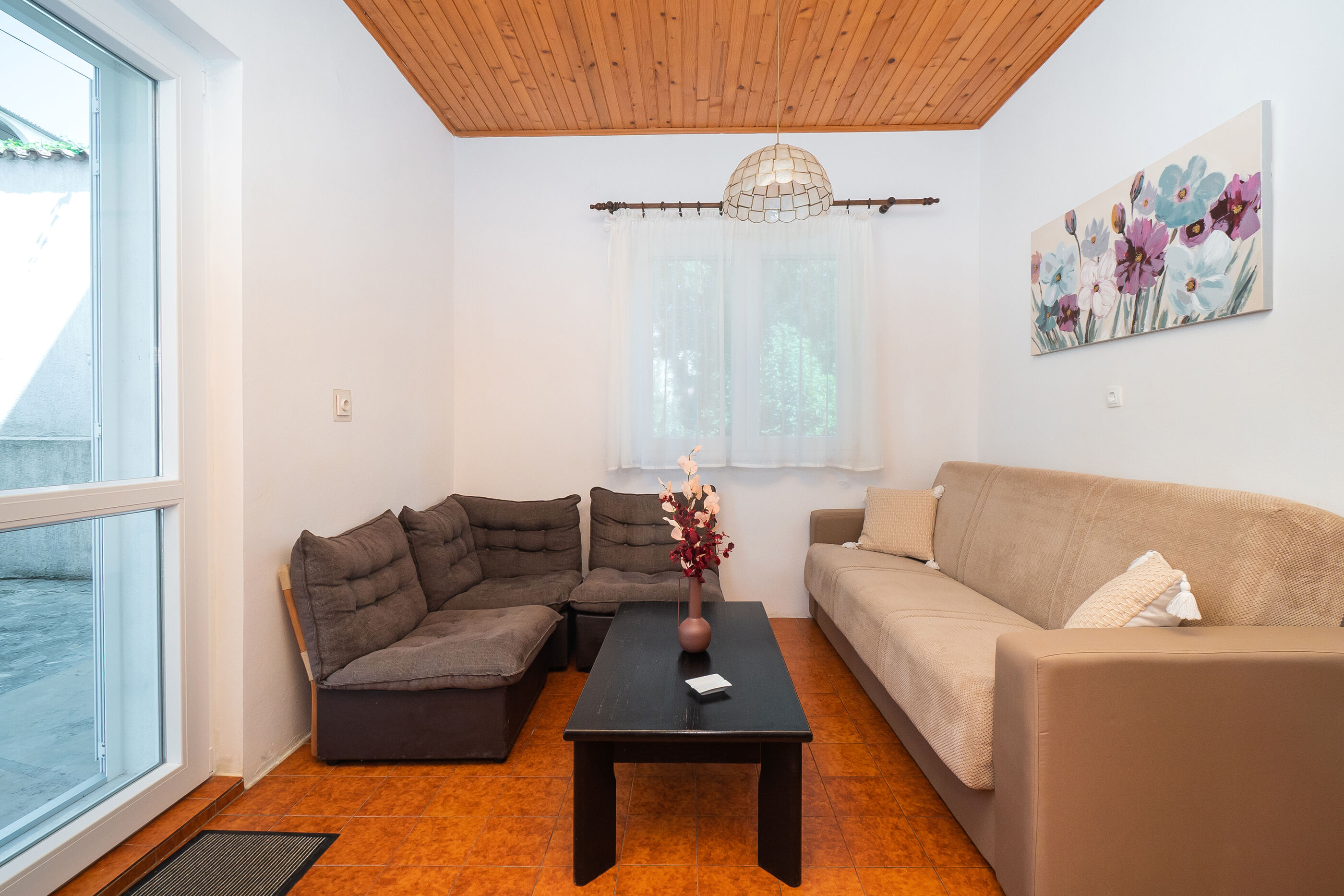 Apartments and Room Kate 95931-A1