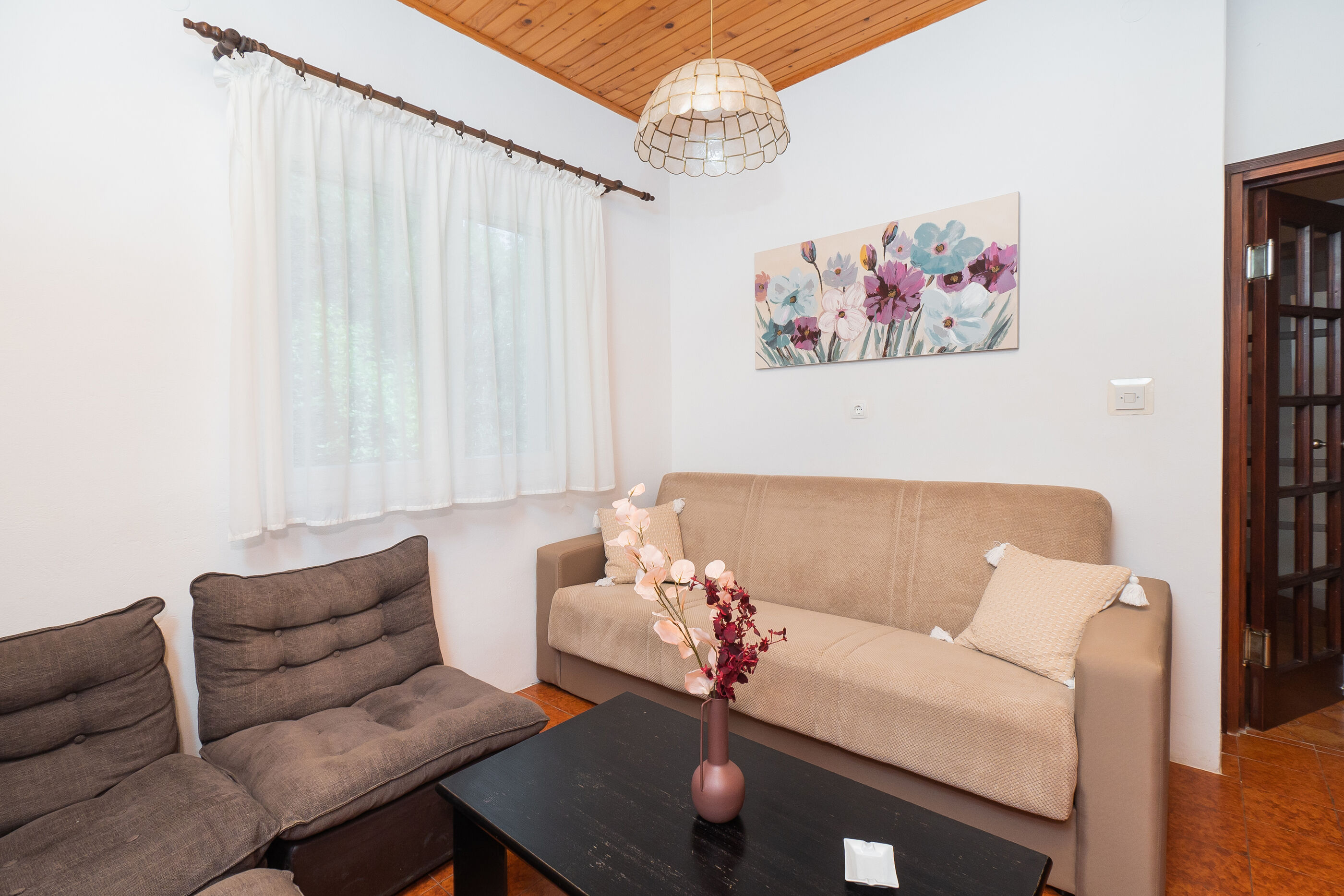 Apartments and Room Kate 95931-A1