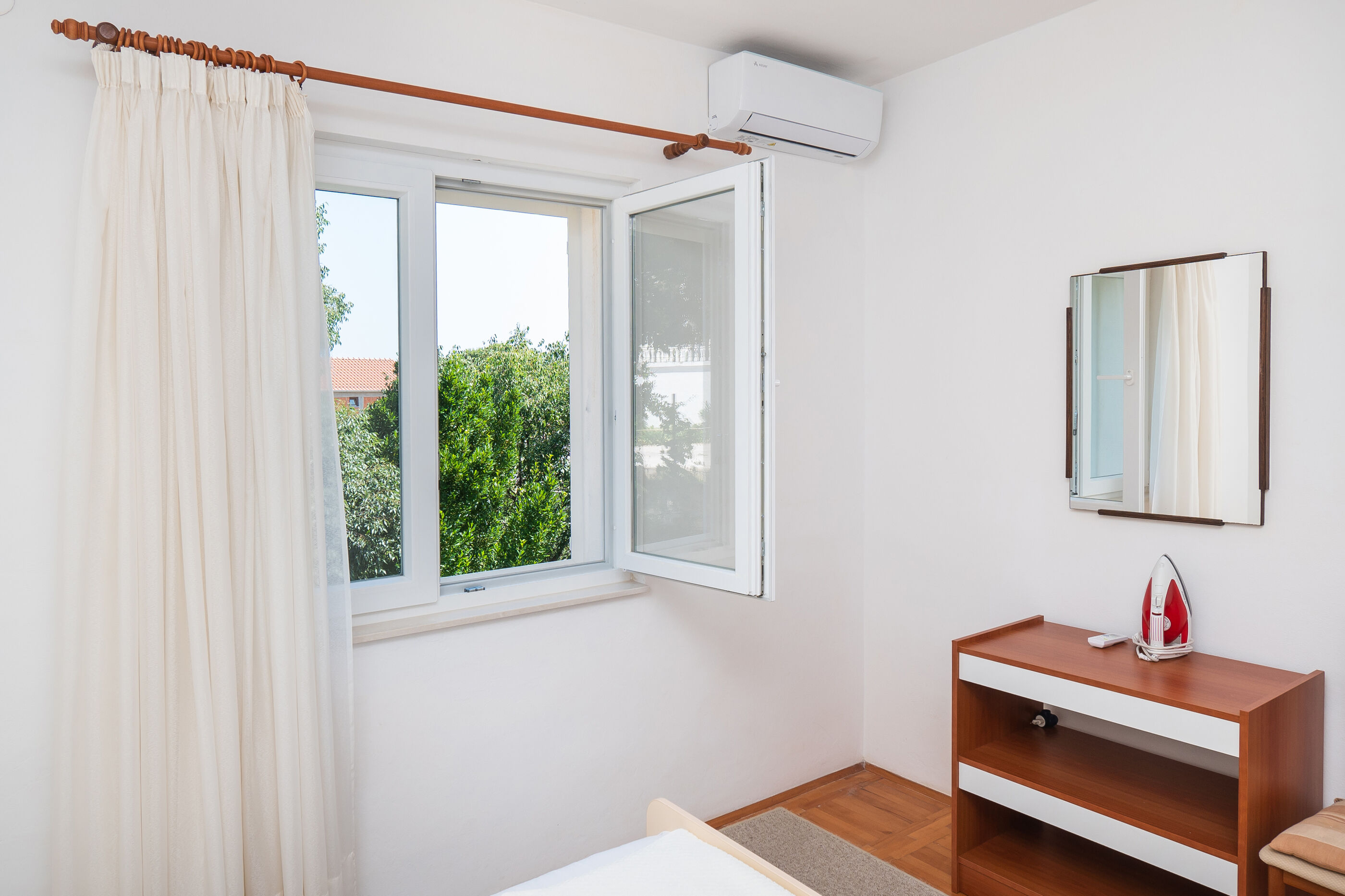 Apartments and Room Kate 95931-A2