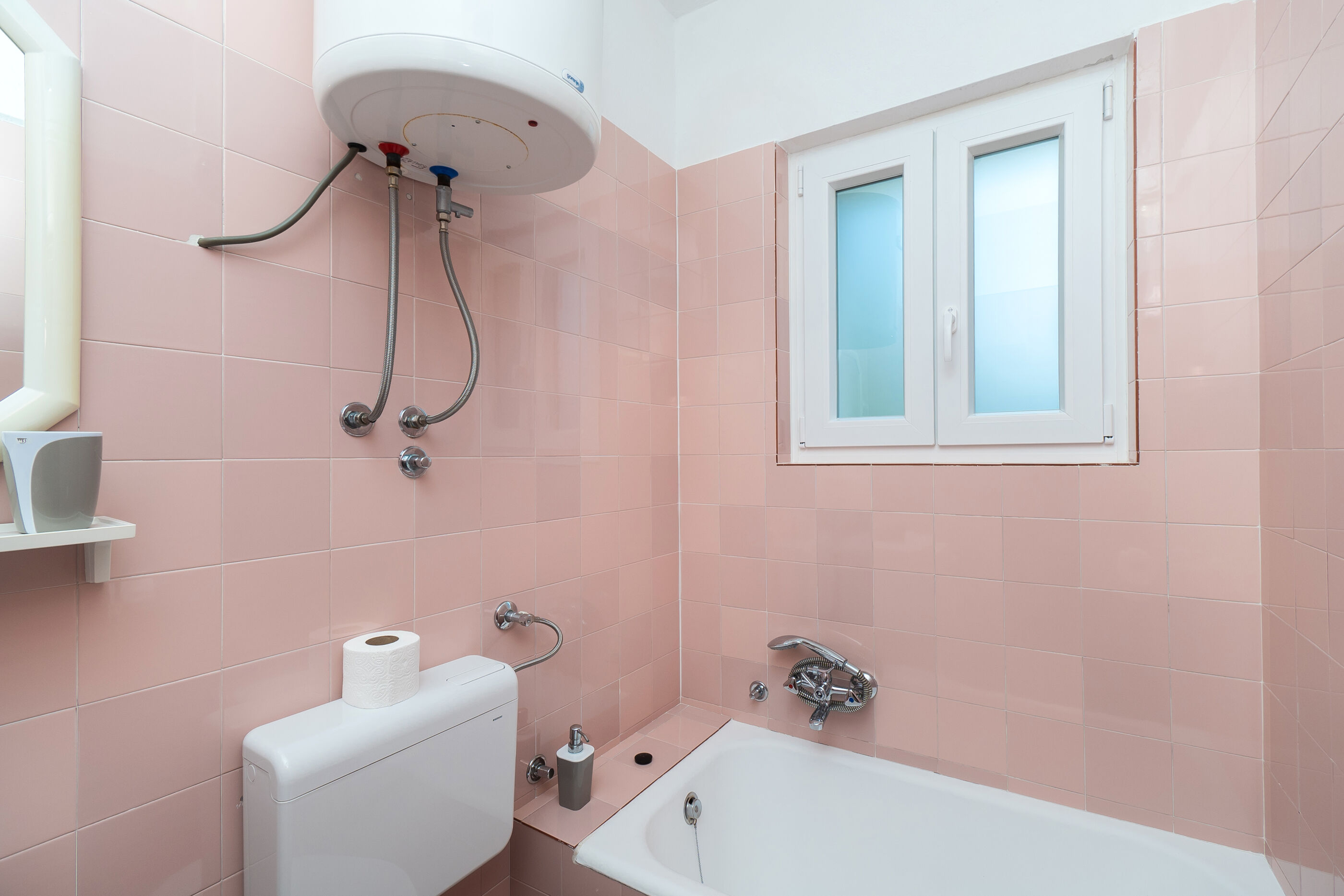 Apartments and Room Kate 95931-A2