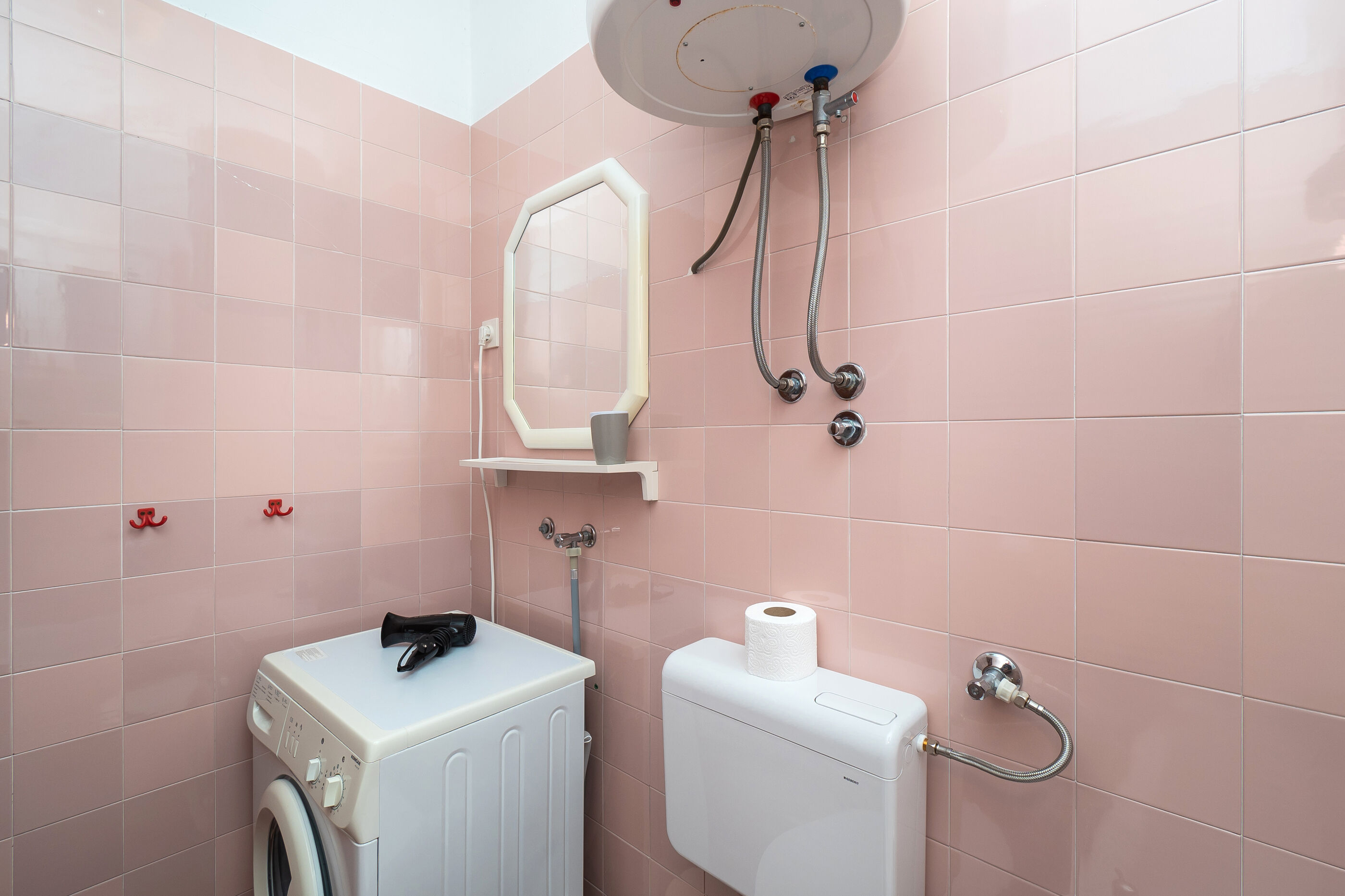 Apartments and Room Kate 95931-A2
