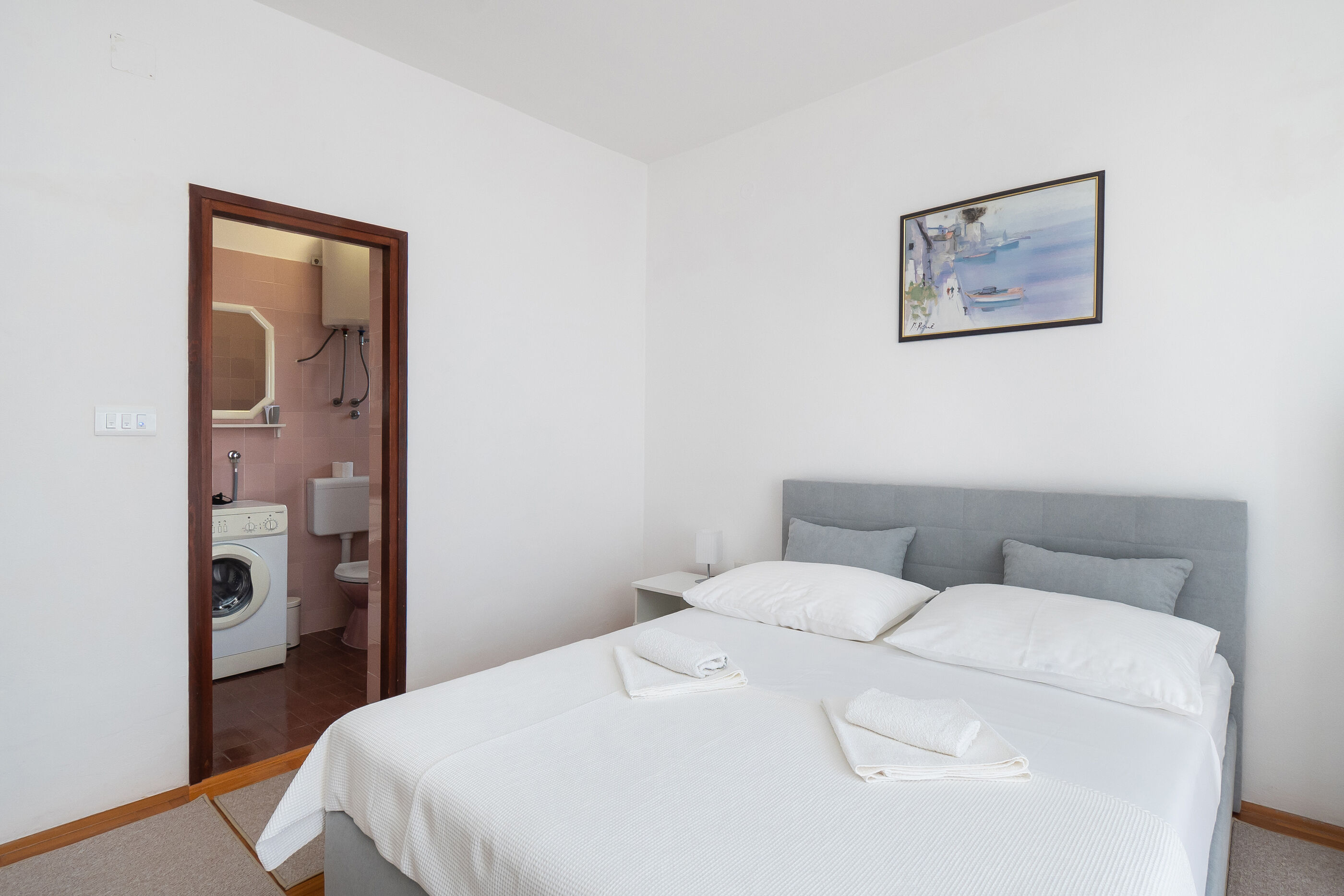 Apartments and Room Kate 95931-A2