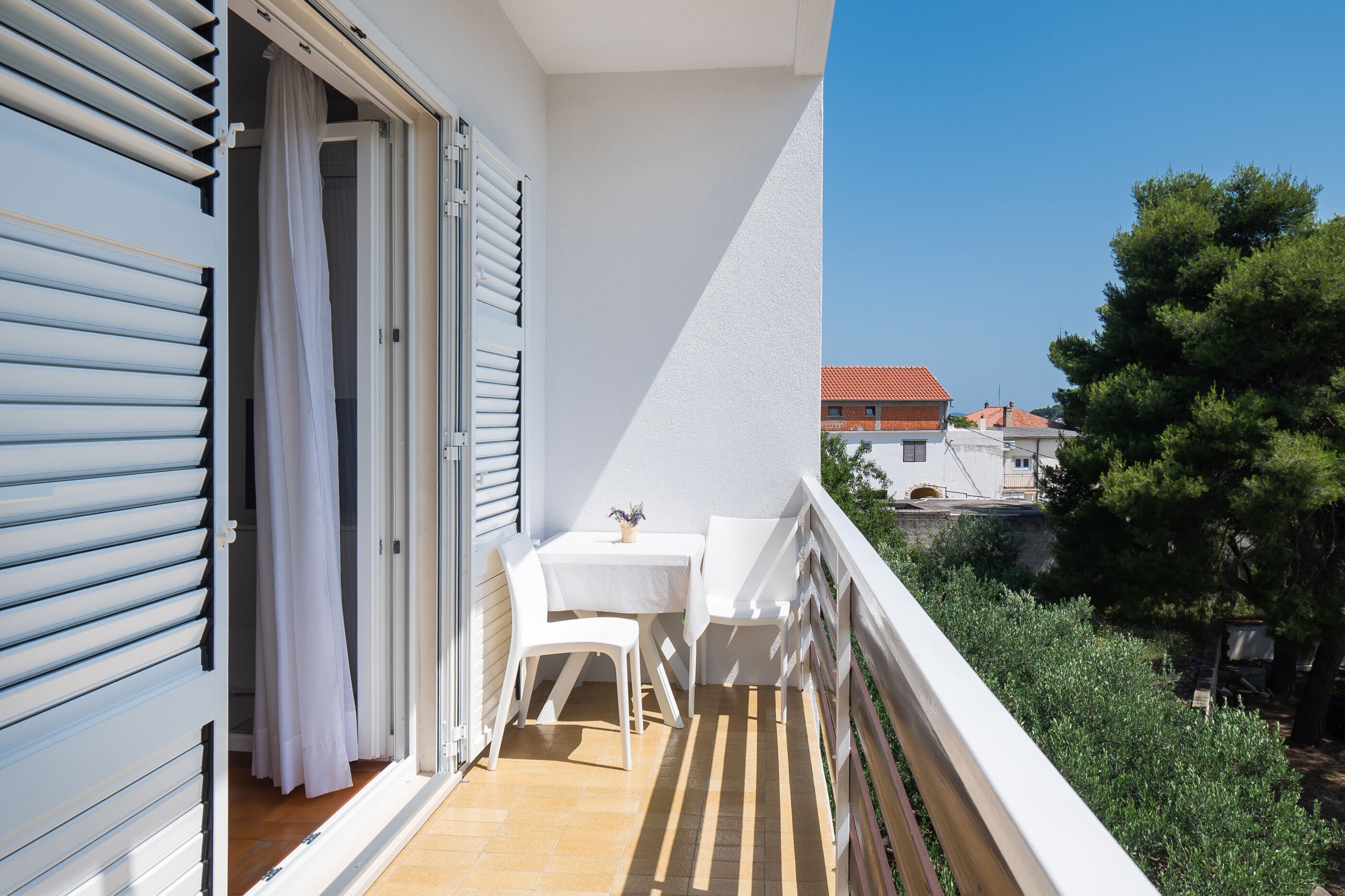 Apartments and Room Kate 95931-A2