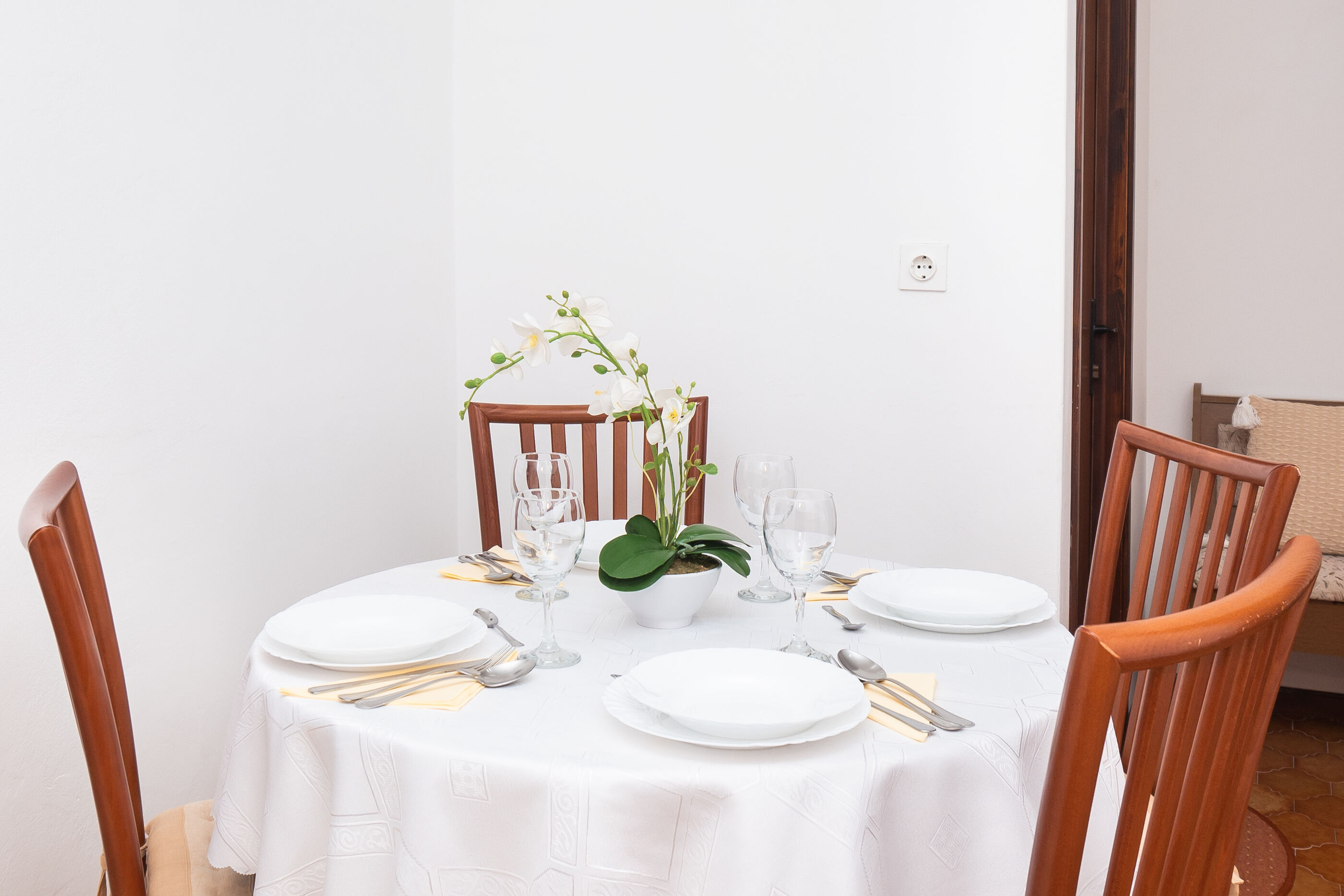 Apartments and Room Kate 95931-A2